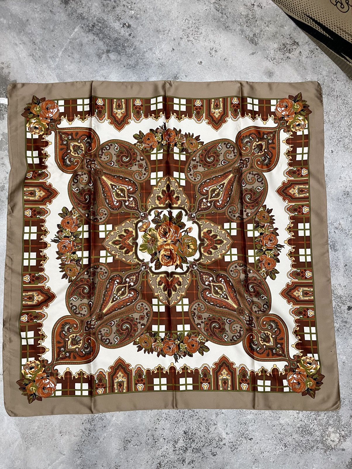 Vintage FLORAL POLYESTER SCARVES Size ONE SIZE - 1 Thumbnail
