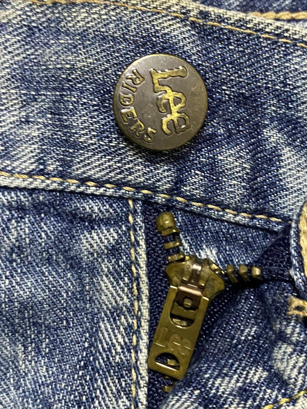 Japanese Brand Vintagw Lee Riders Faded Wash Distressed Loose Jeans Size US 30 / EU 46 - 9 Thumbnail