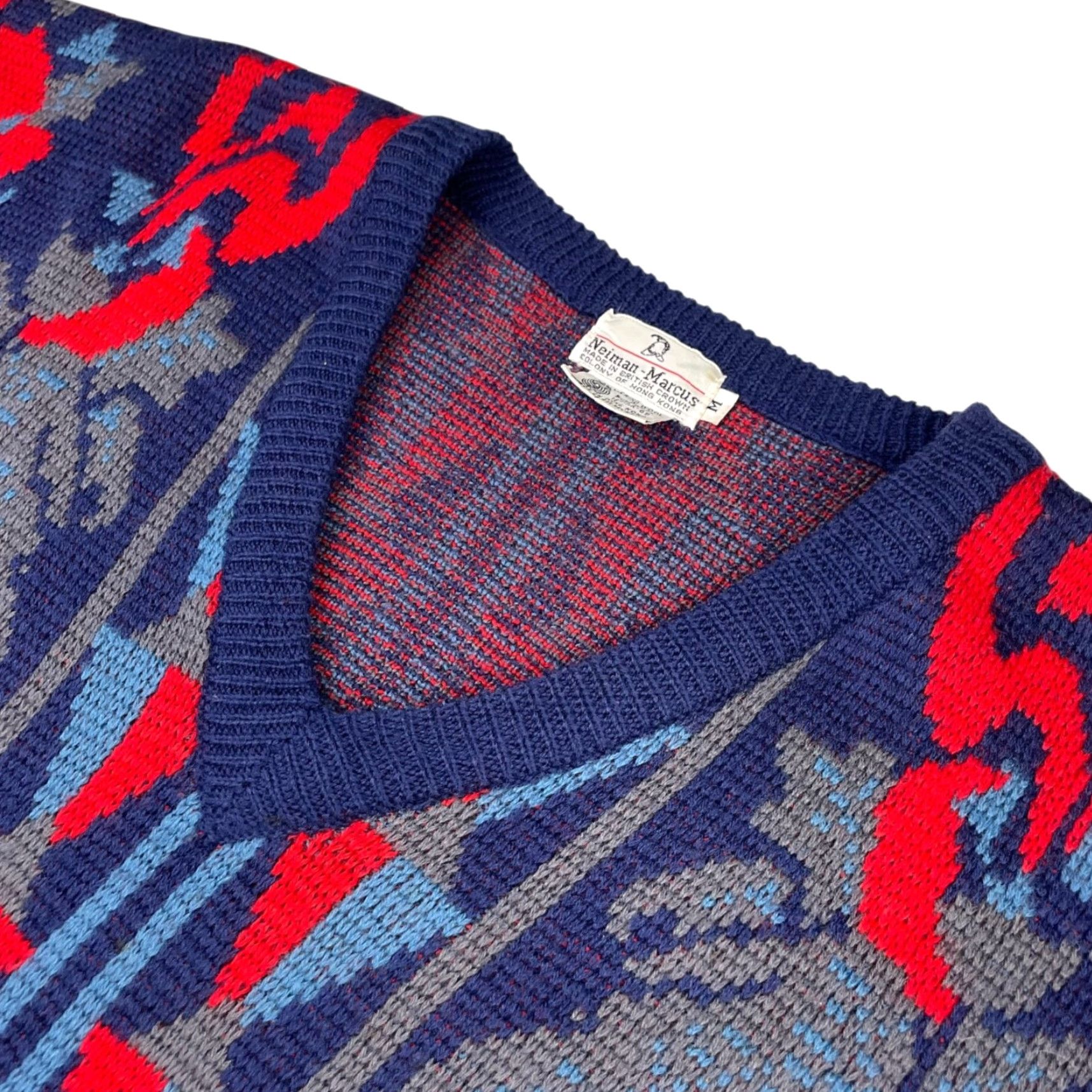 Neiman Marcus VINTAGE Neiman Marcus Men's Sweater Geometric Wool V-Neck Pullover Blue Gray Red Medium Size US M / EU 48-50 / 2 - 2 Thumbnail
