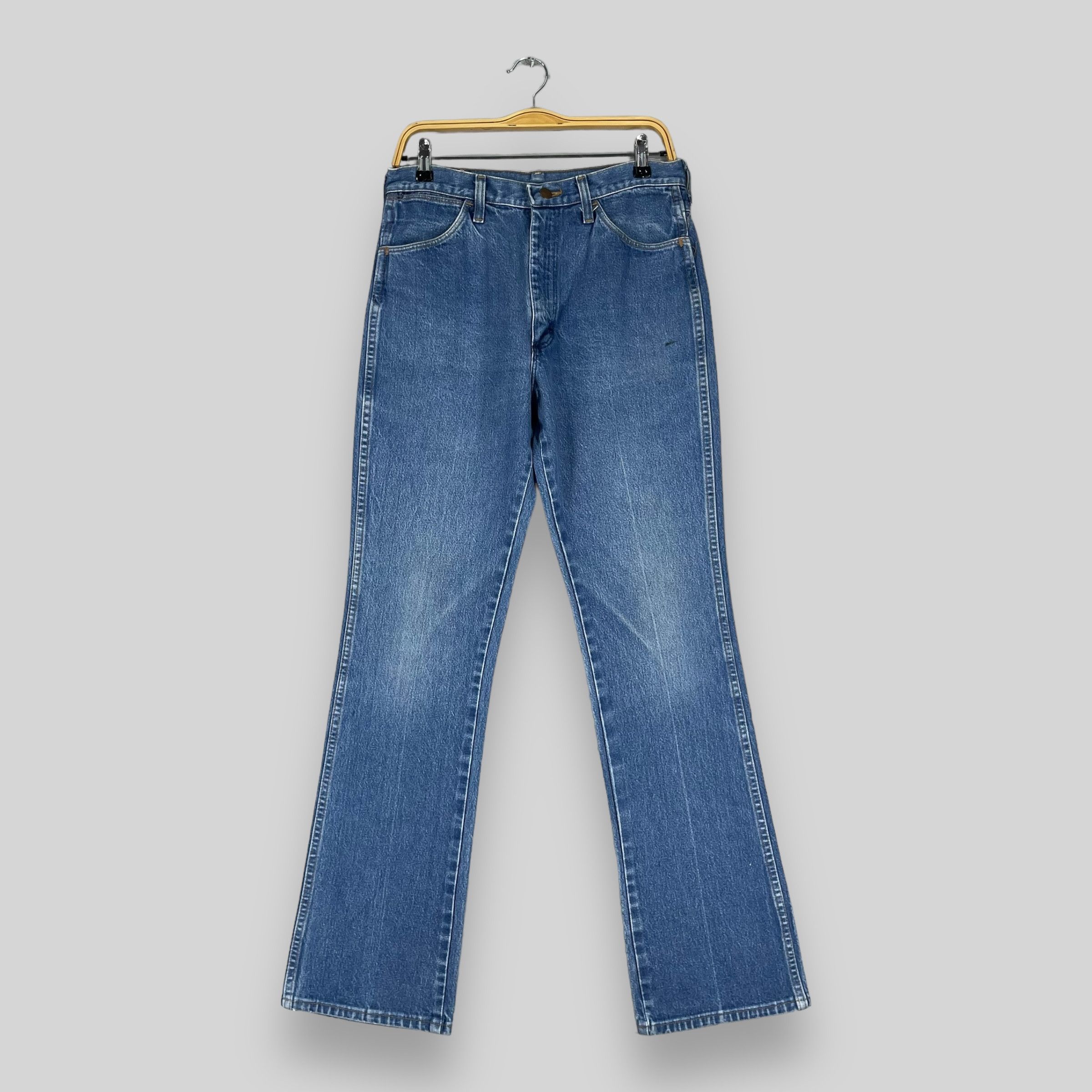 Vintage × Wrangler Size 30 Vintage Wrangler Medium Wash Jeans Made In Usa Size US 30 / EU 46 - 1 Thumbnail