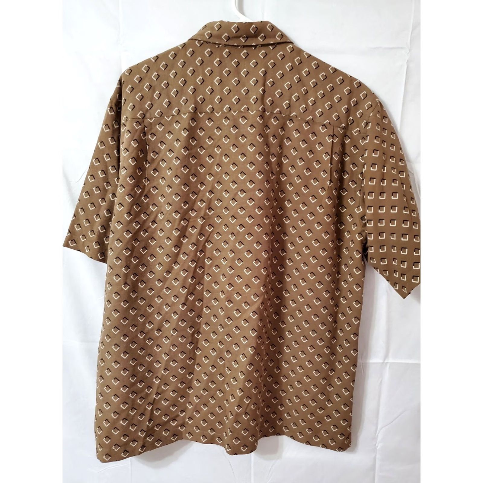 Vintage VINTAGE Silk Brand Shirt Men L Polo Brown Square Design 100% Silk Button-Front Short Sleeve Geometric Shapes Casual Travel Summer Spring Mens Size US L / EU 52-54 / 3 - 7 Thumbnail