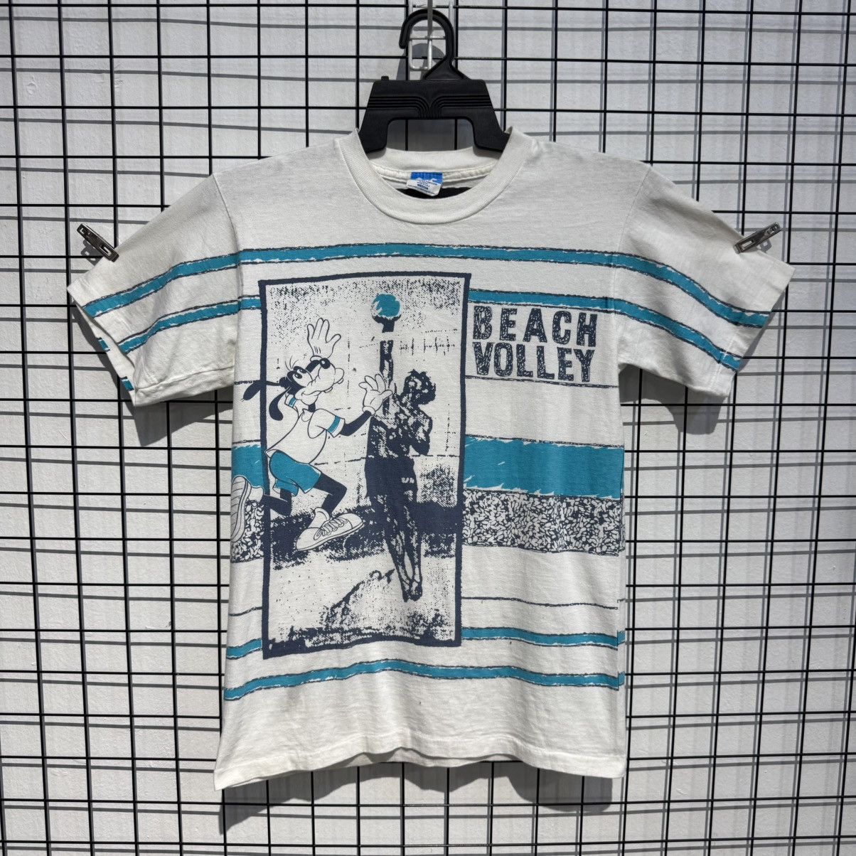 Other Vintage Disney Beach Volleyball, Tshirt Goofy Size M Size US S / EU 44-46 / 1 - 2 Thumbnail