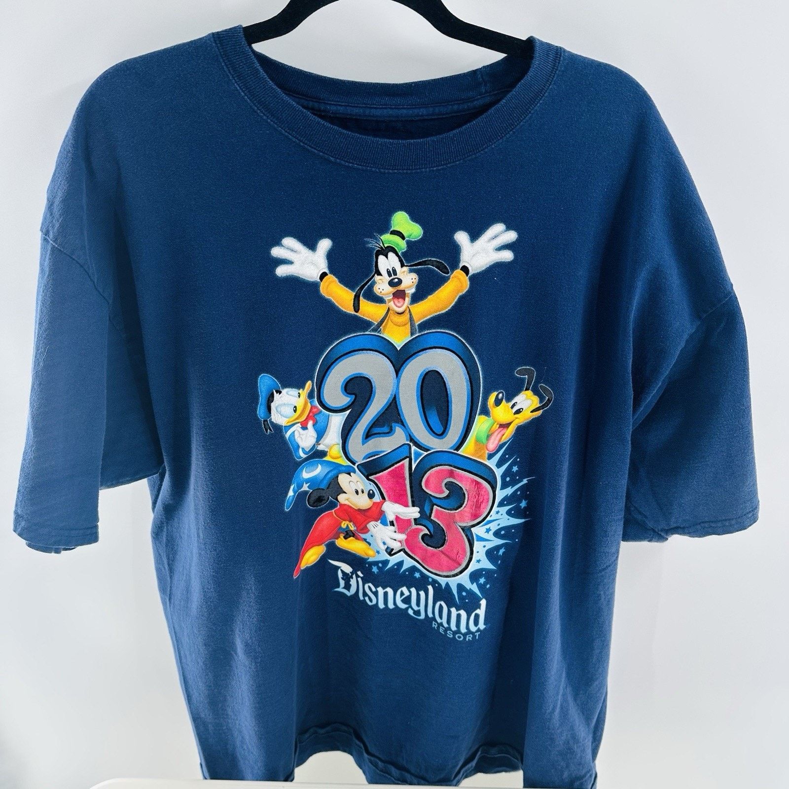 Disney 2013 Mickey Mouse & Gang Disneyland Blue Tee 2XL Disney Size US XXL / EU 58 / 5 - 1 Thumbnail