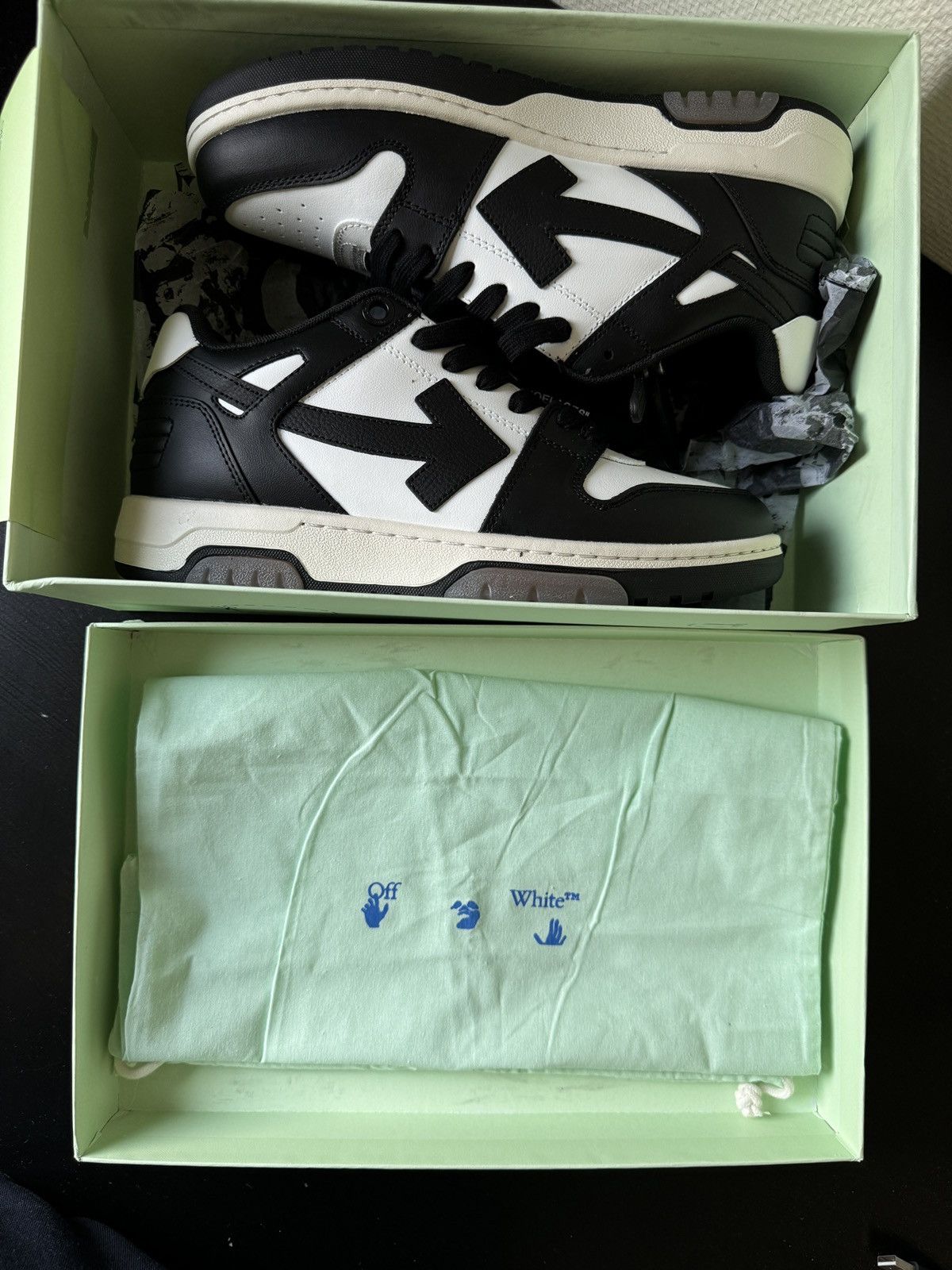 Off-White Off-White Out Of Office “OOO” Black/White Size US 8.5 / EU 41-42 - 1 Thumbnail