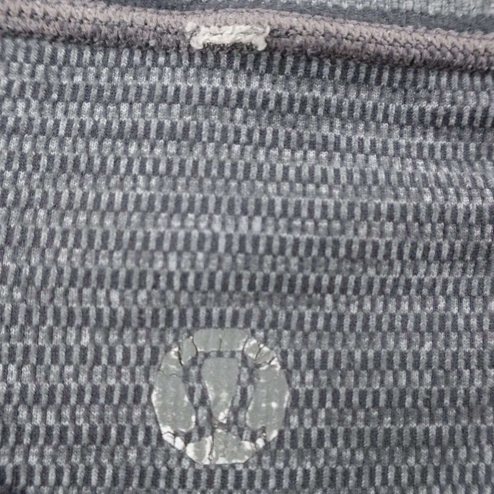 Lululemon Lululemon Sweater Mens Large Gray Stripes Crewneck Pullover Knit Shirt Warmup Shirt Size US L / EU 52-54 / 3 - 7 Thumbnail