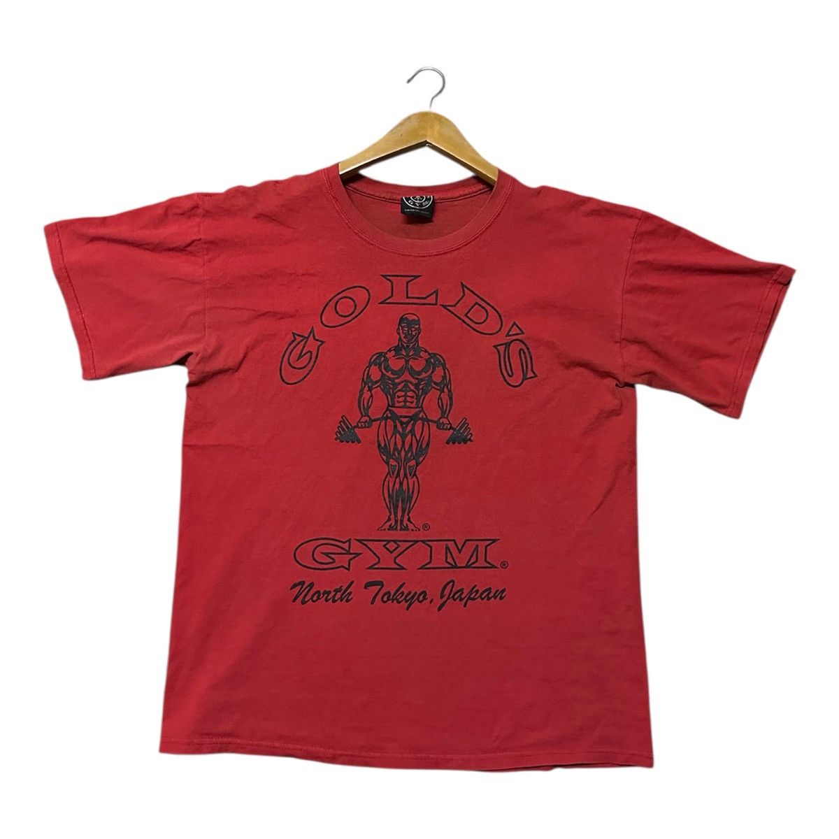 Vintage Vintage Gold’s gym “north tokyo japan” tshirt Size US L / EU 52-54 / 3 - 1 Thumbnail