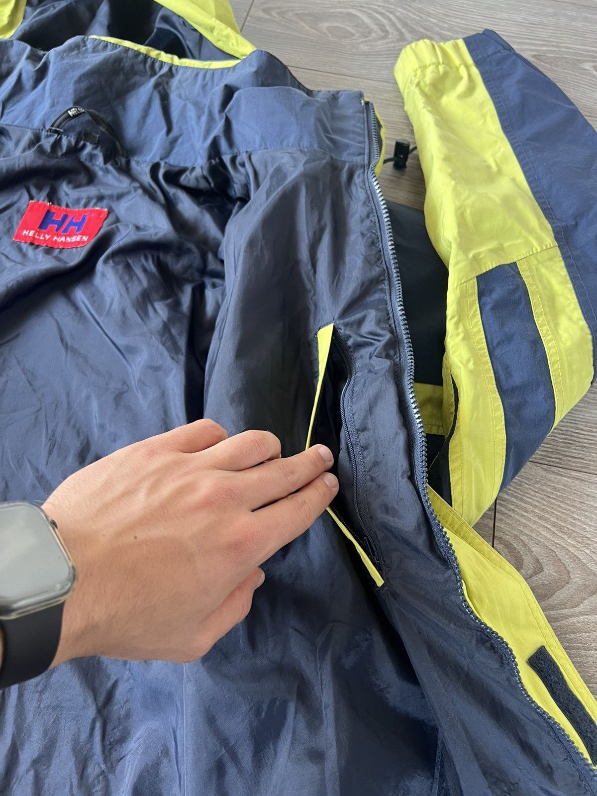 Helly Hansen × Vintage Vintage Helly Hansen Central Logo Yachting Patch Tech Jacket Size US M / EU 48-50 / 2 - 20 Thumbnail