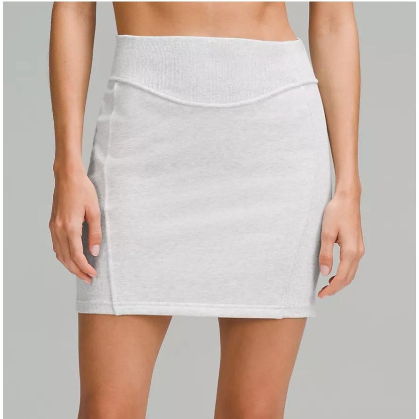 Lululemon NWT Lululemon Scuba HR Mini Skirt Sz M MSRP $78 Light Grey Size 29" - 2 Thumbnail