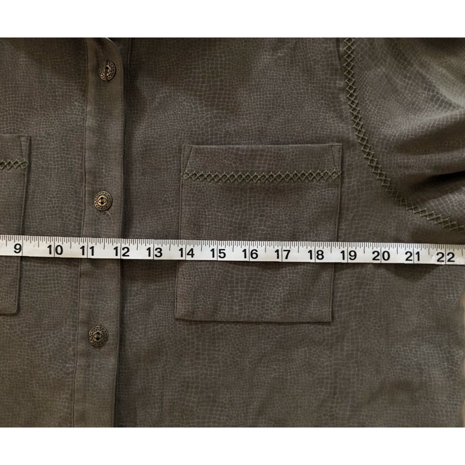 Vintage VINTAGE Alfred Dunner Top Green Snake Microsuede Embroidered Crochet Pocket XL Women Button-Up Long Sleeve Casual Workwear 10 green Y2K Size XL / US 12-14 / IT 48-50 - 5 Thumbnail