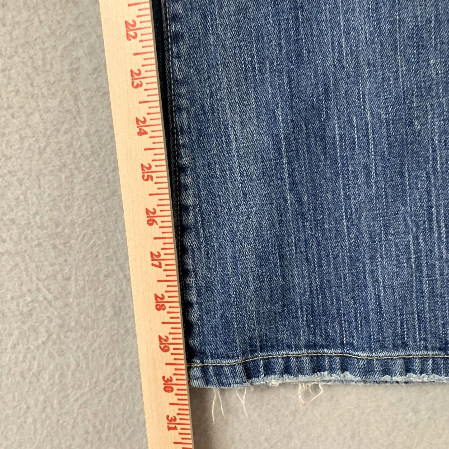 American Eagle Outfitters VINTAGE American Eagle Jeans Womens 6 Blue Hipster Bootcut Denim 5-Pocket Zipper Button Logo Machine Washable 90s Y2K Preppy College USA Womens Size 28" / US 6 / IT 42 - 6 Thumbnail