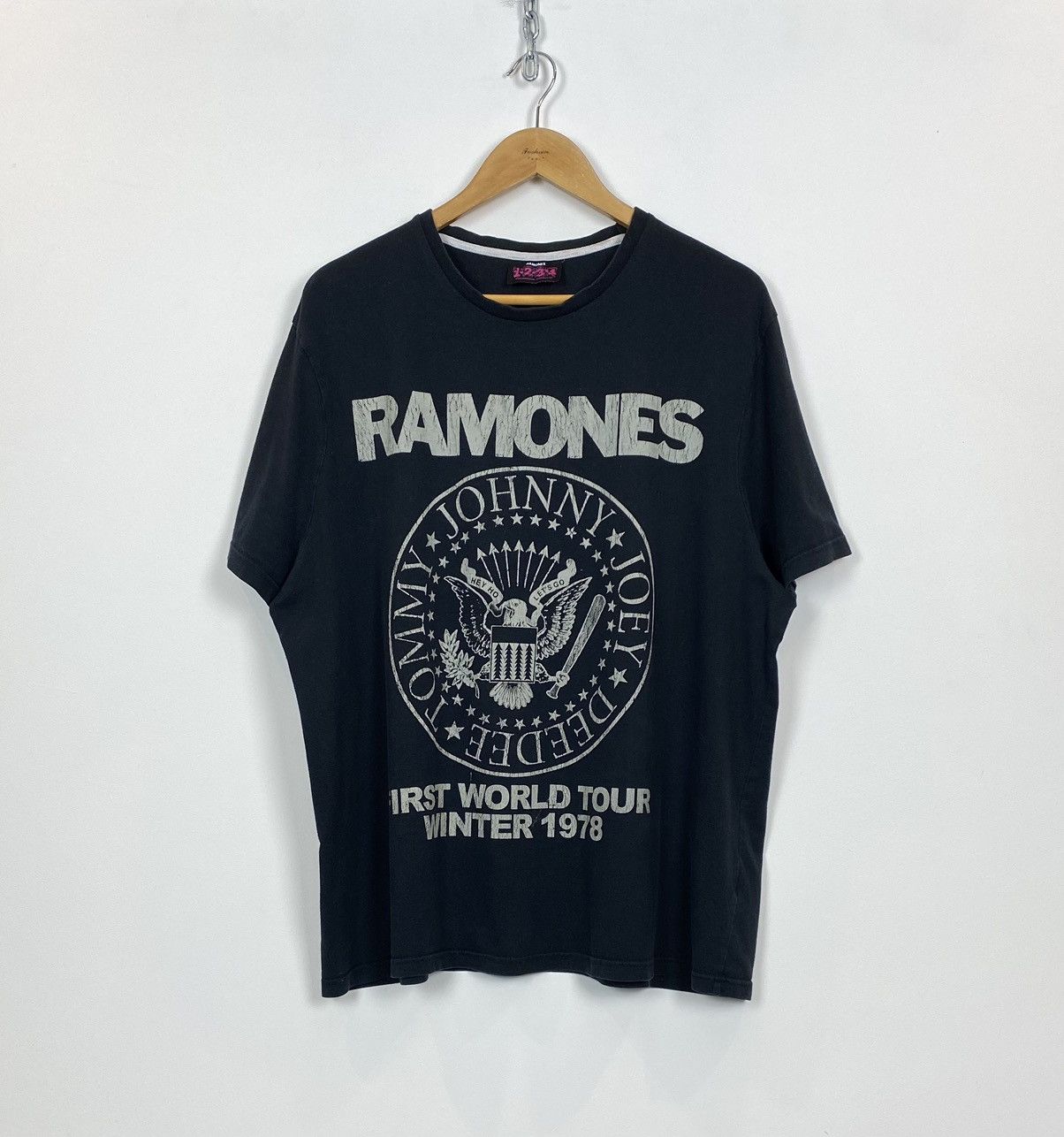 Band Tees The Ramones T- Shirt - First World Tour 1978 Size L-XL Black Size US XL / EU 56 / 4 - 1 Thumbnail