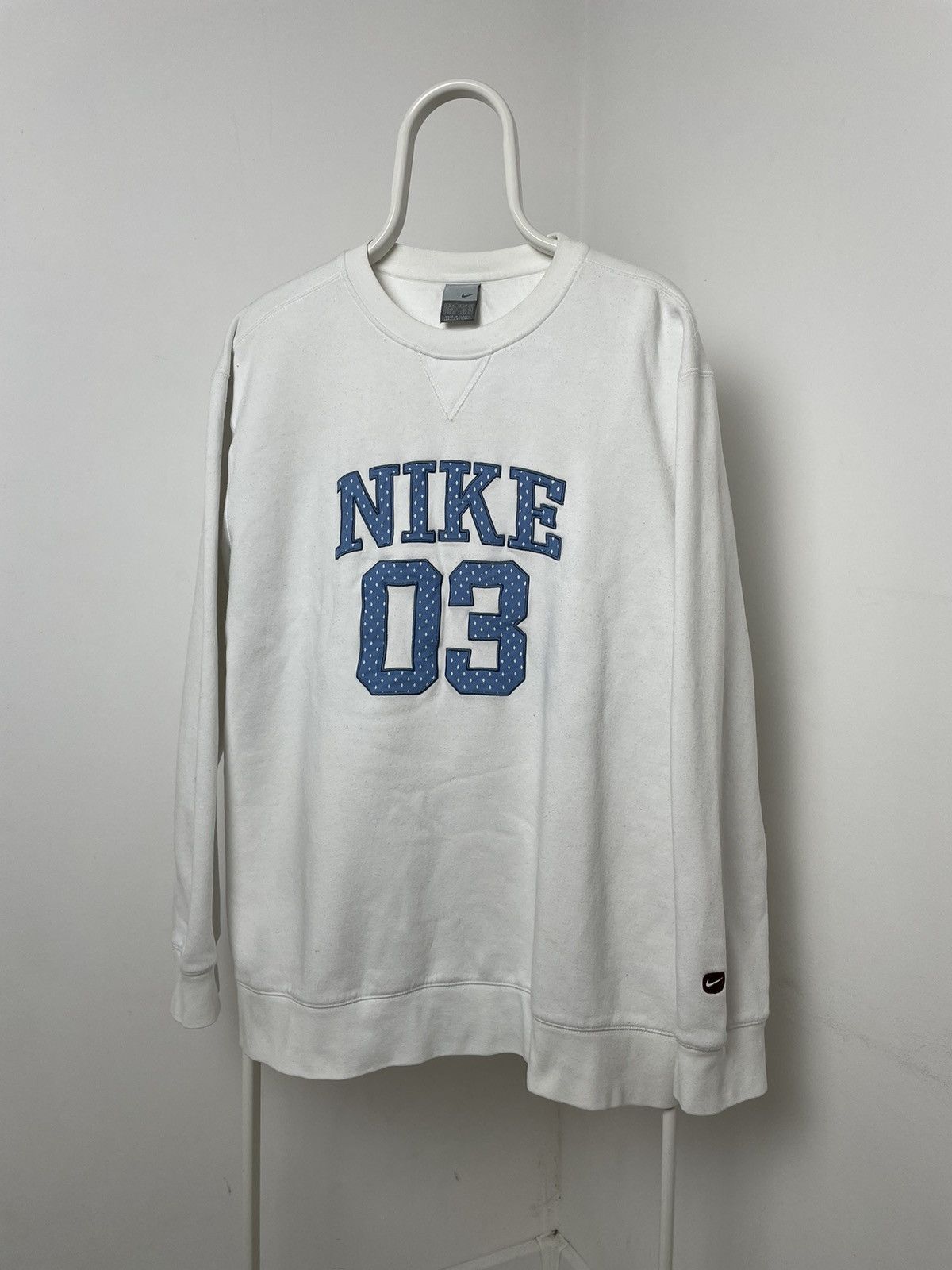 Nike × Vintage Nike Vintage Sweatshirts center logo 90s Size US L / EU 52-54 / 3 - 3 Thumbnail