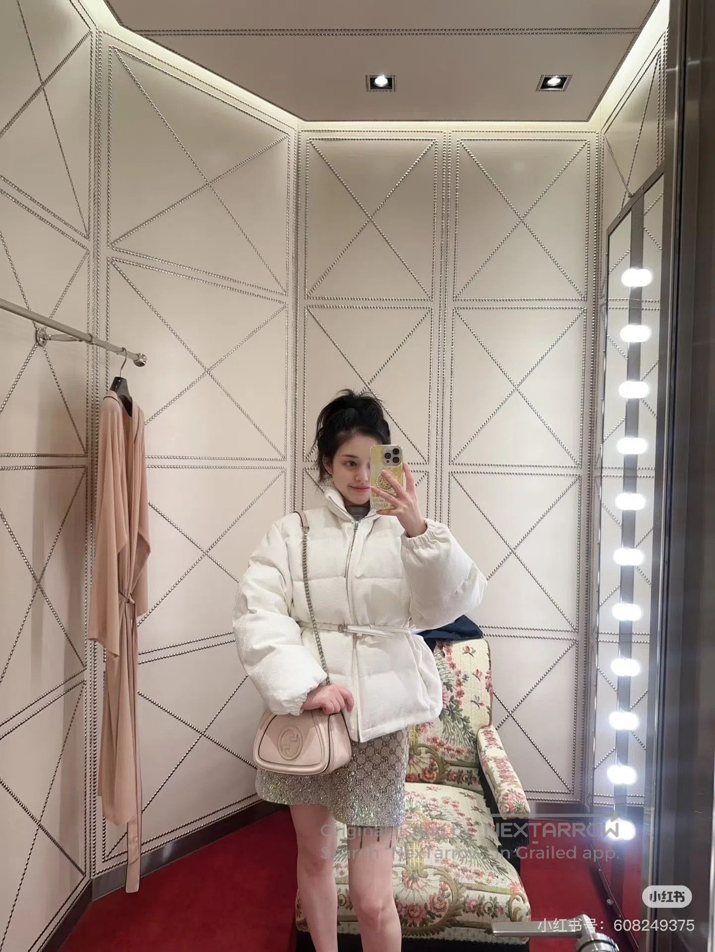 Gucci Gucci White Full Logo Down Jacket. Size M / US 6-8 / IT 42-44 - 7 Thumbnail