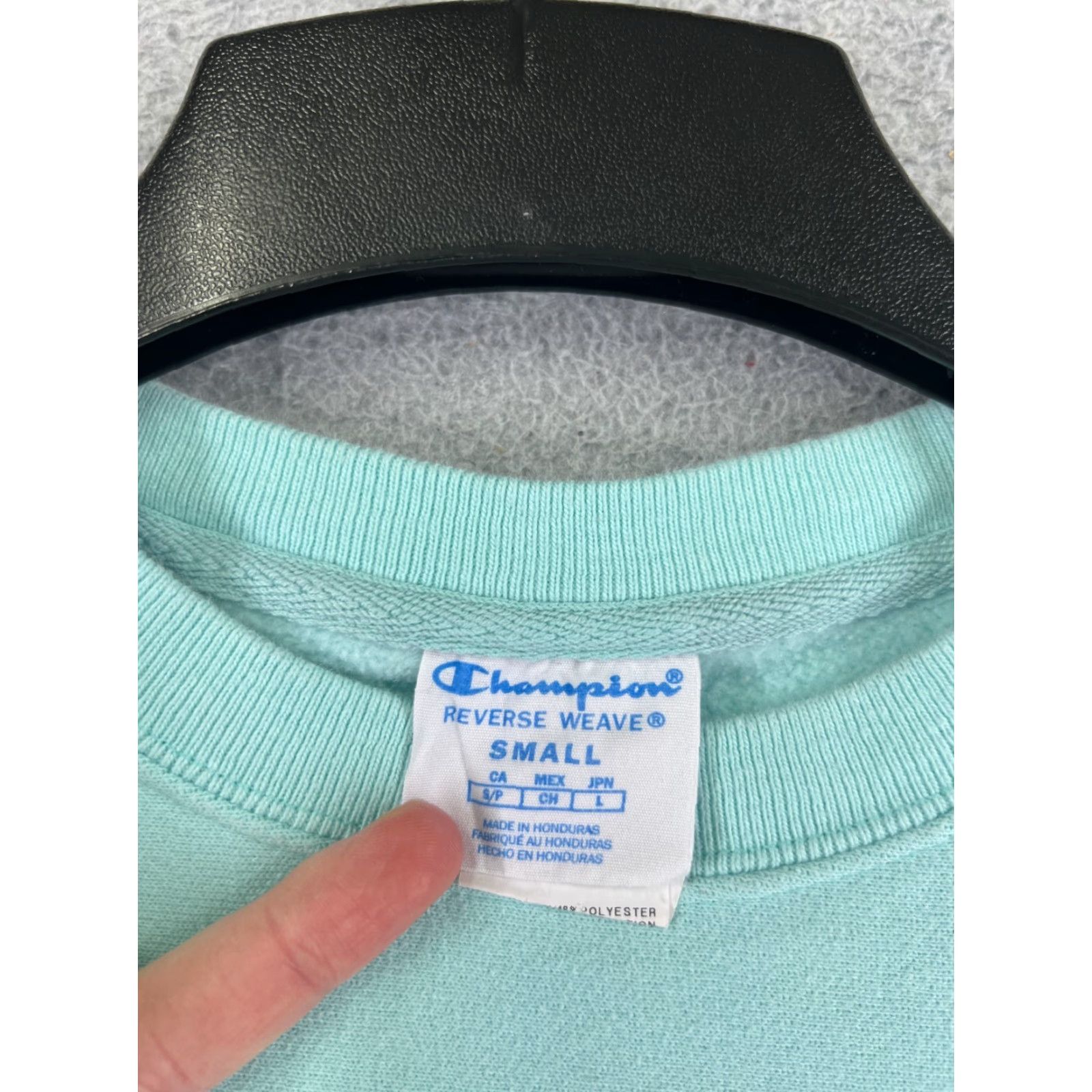 Champion VINTAGE Champion Sweater Womens Small Green Reverse Weave Crew Neck Stains Cotton Blend Jersey Logo Pullover Sports 90s Womens Size S / US 4 / IT 40 - 6 Thumbnail