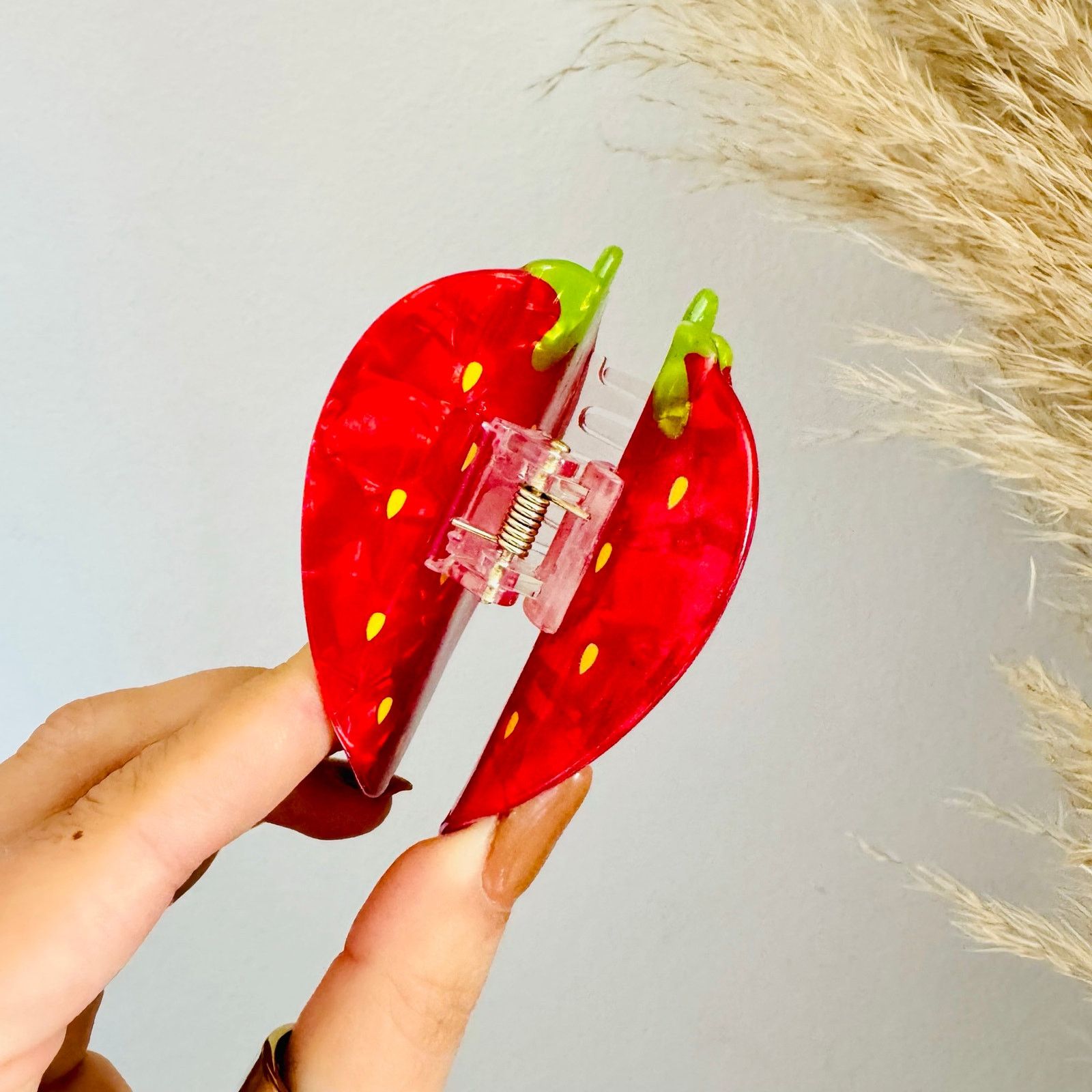 Anthropologie NEW ANTHROPOLOGIE Red Green Strawberry Fruit Hair Claw Clip Size ONE SIZE - 3 Thumbnail