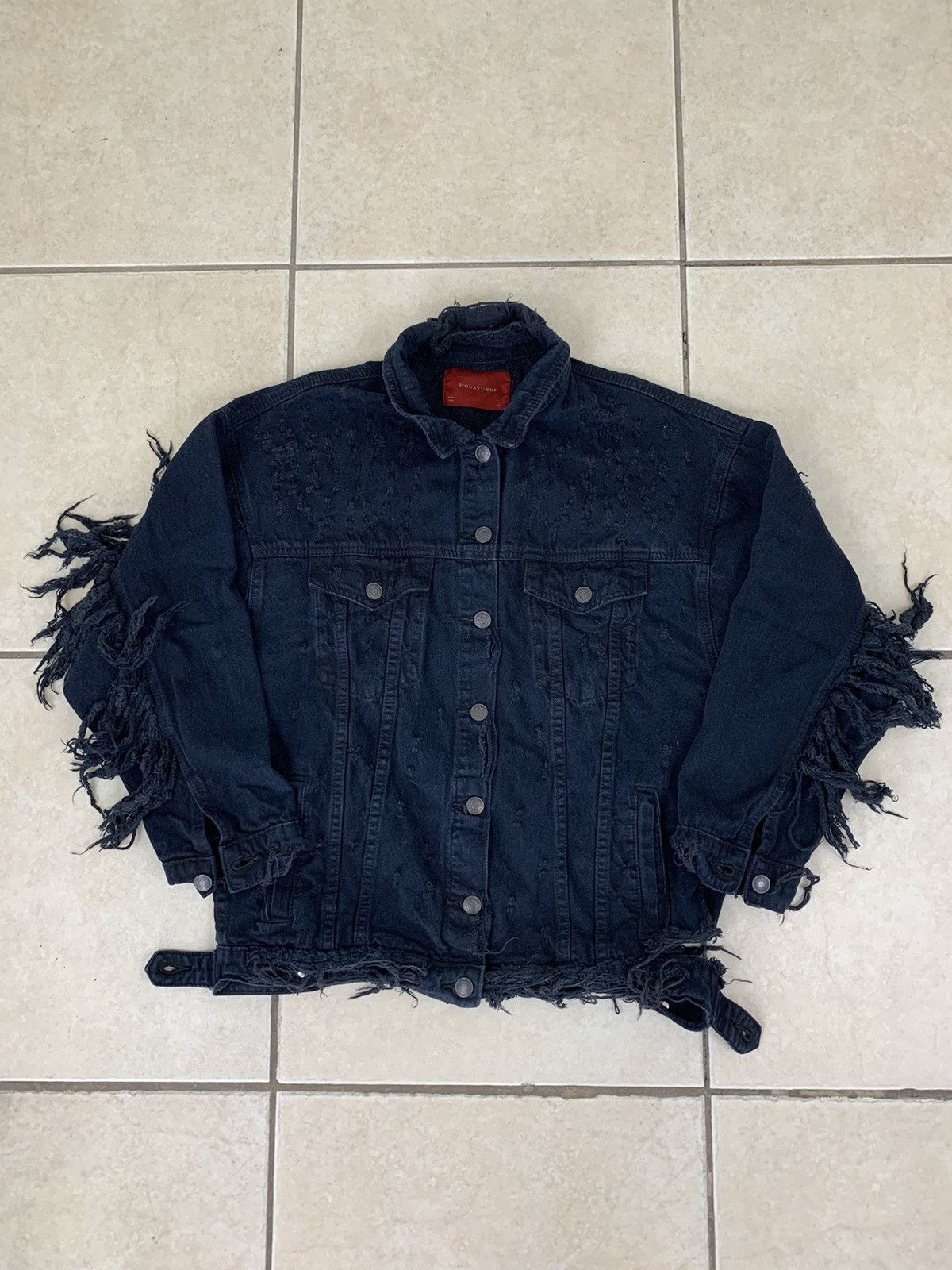 Vintage signatures Distressed Fringe Denim Jacket
