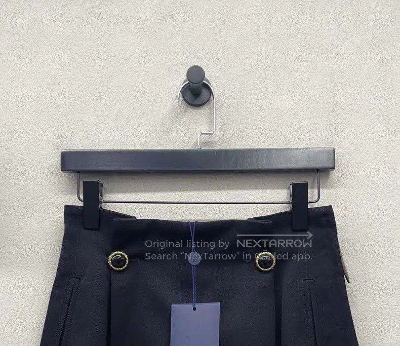 Louis Vuitton Louis Vuitton Solid pleated shorts Size 33" - 5 Thumbnail