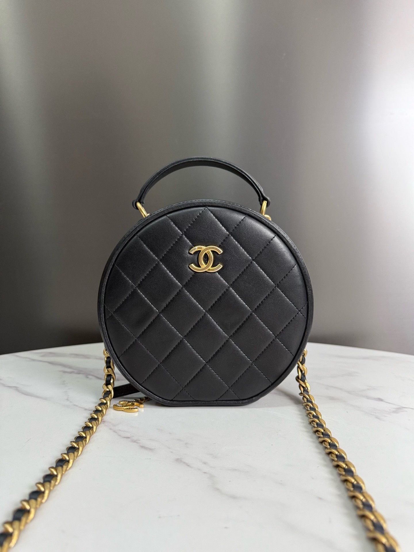 Chanel Pre-loved Bag Very good condition Size ONE SIZE - 1 Thumbnail