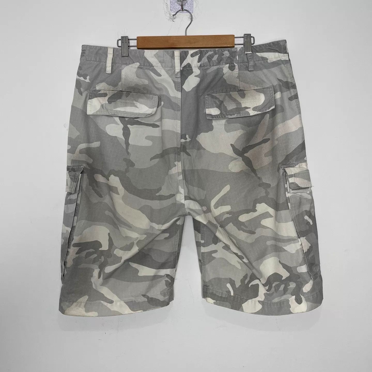 Balenciaga Balenciaga 24ss Camo White Cargo Drawstring Shorts XS Size US 27 - 2 Thumbnail