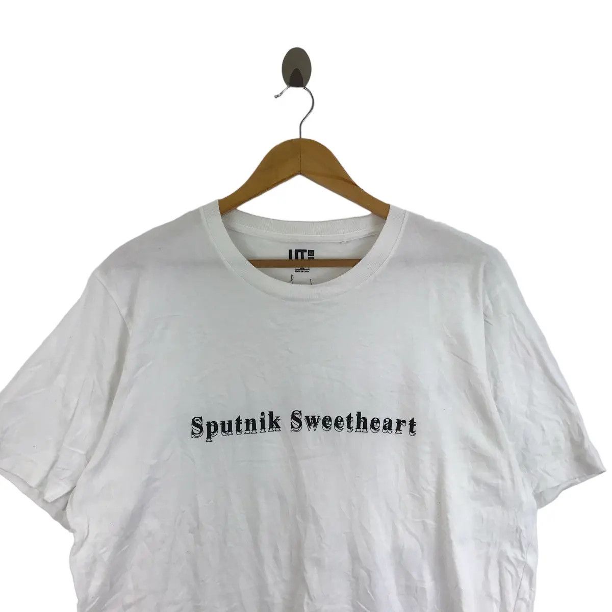 Vintage UNIQLO x HARUKI MURAKAMI Sputnik Sweetheart Novel Tee Shirt Size XL / US 12-14 / IT 48-50 - 2 Thumbnail