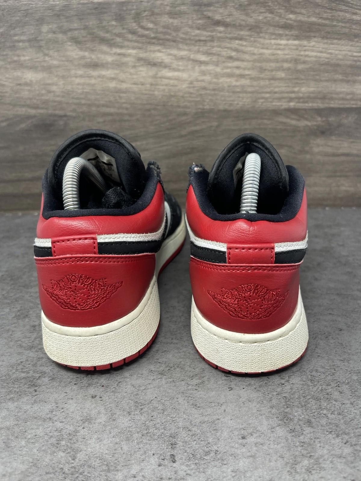 Jordan Brand Air Jordan 1 Low Shoes Size 7Y GS Size US 7 / EU 40 - 6 Thumbnail