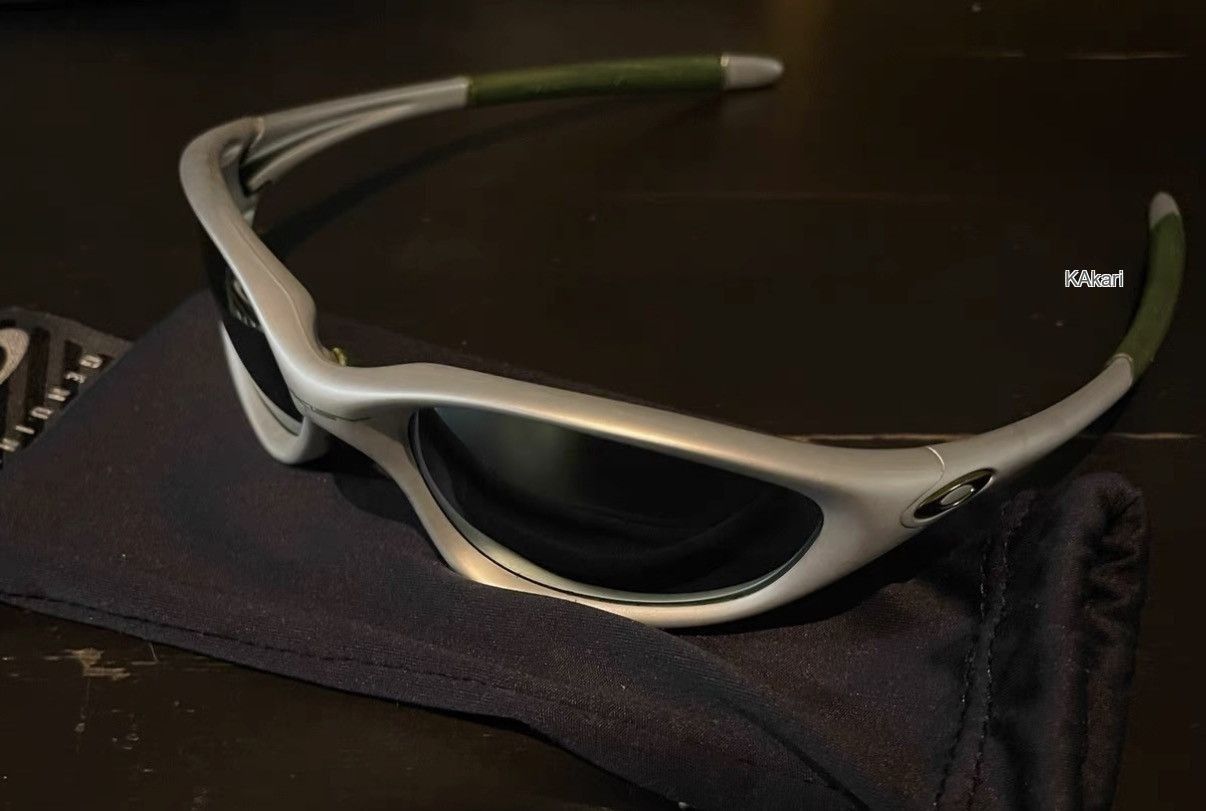 Oakley Silver Oval Frame Sunglasses Size ONE SIZE - 8 Thumbnail