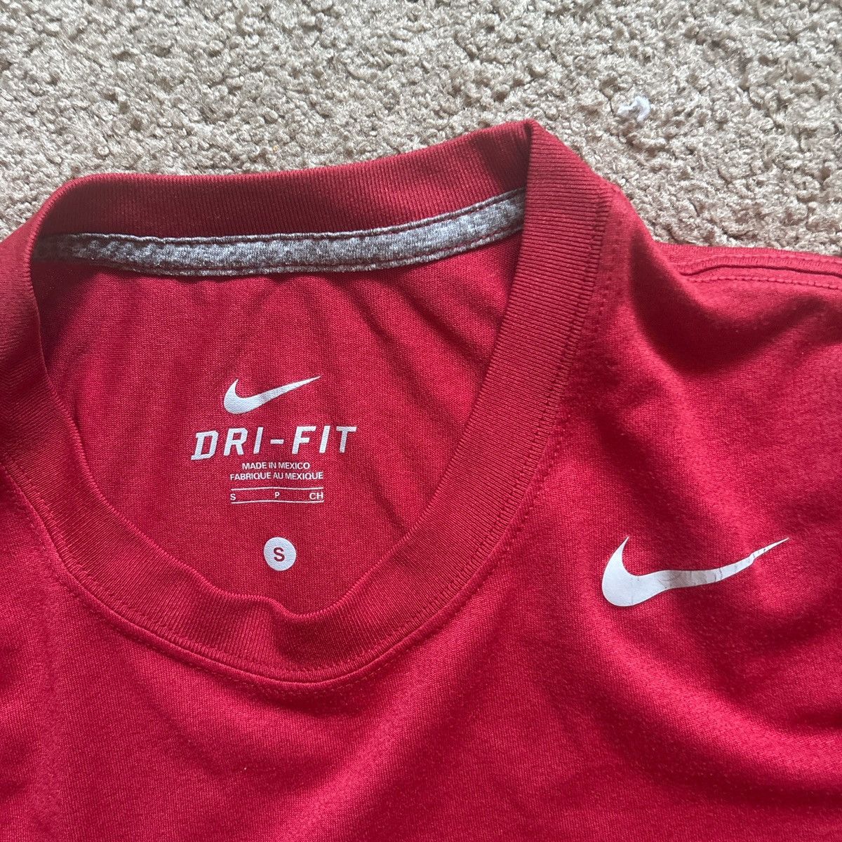 Nike Red Nike Dri Fit Shirt Size US S / EU 44-46 / 1 - 3 Thumbnail