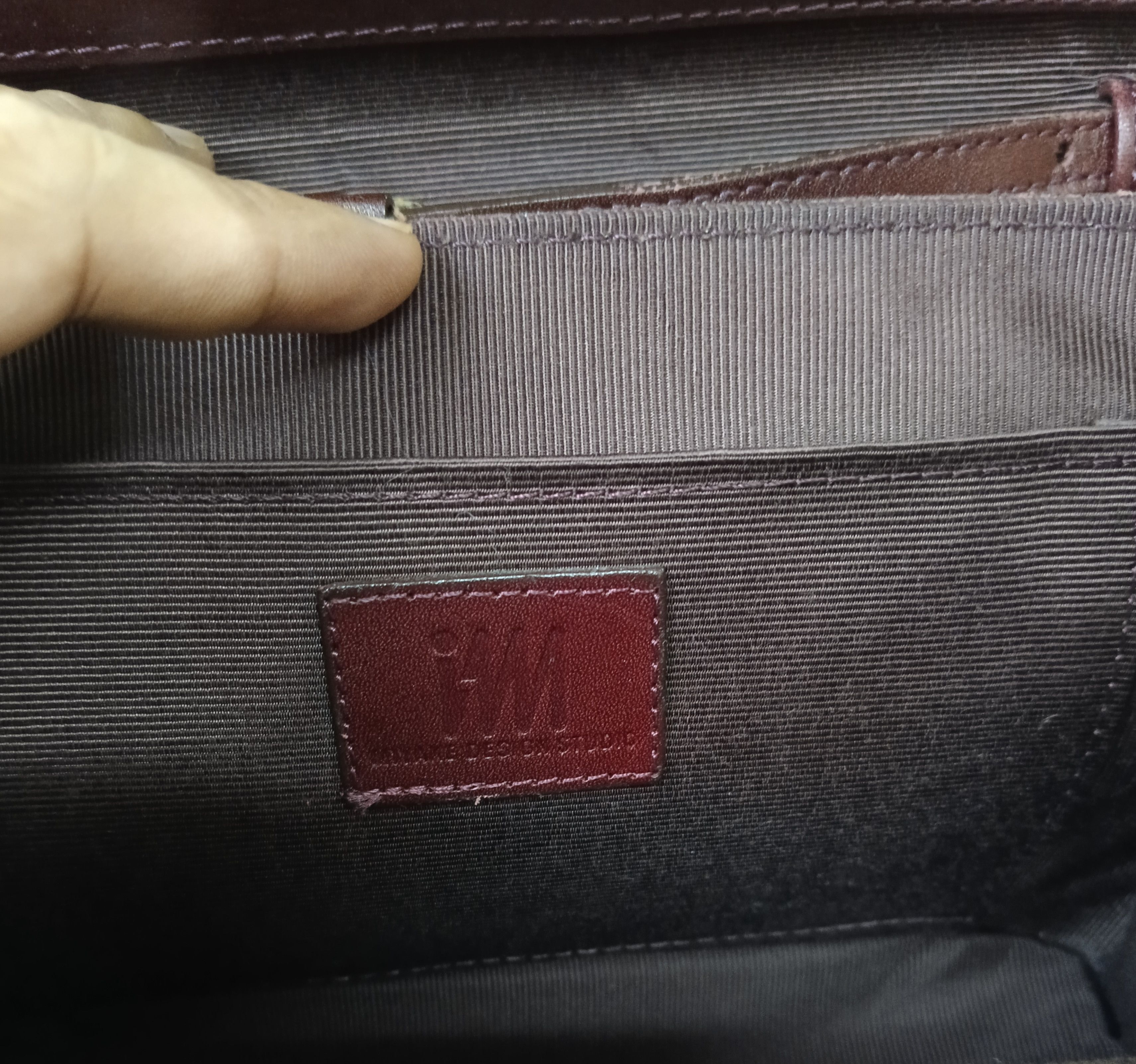 Issey Miyake ISSEY MIYAKE LEATHER SLING/CROSSBODY Size ONE SIZE - 8 Thumbnail