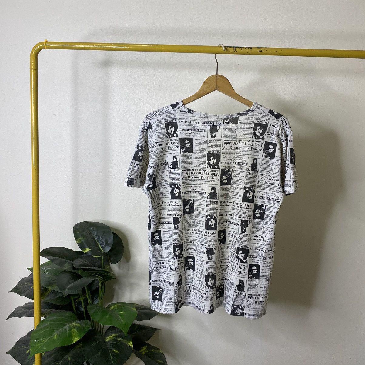 Hysteric Glamour Euroyal Hysterics Glamour Ifsixwasnine AllOverPrint T Shirt Size US L / EU 52-54 / 3 - 7 Thumbnail