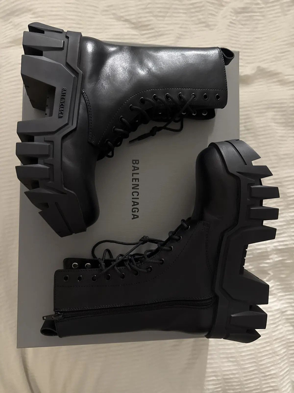 Balenciaga ブルドーザー Men's Bulldozer Lace-up Boot in Black | Balenciaga US