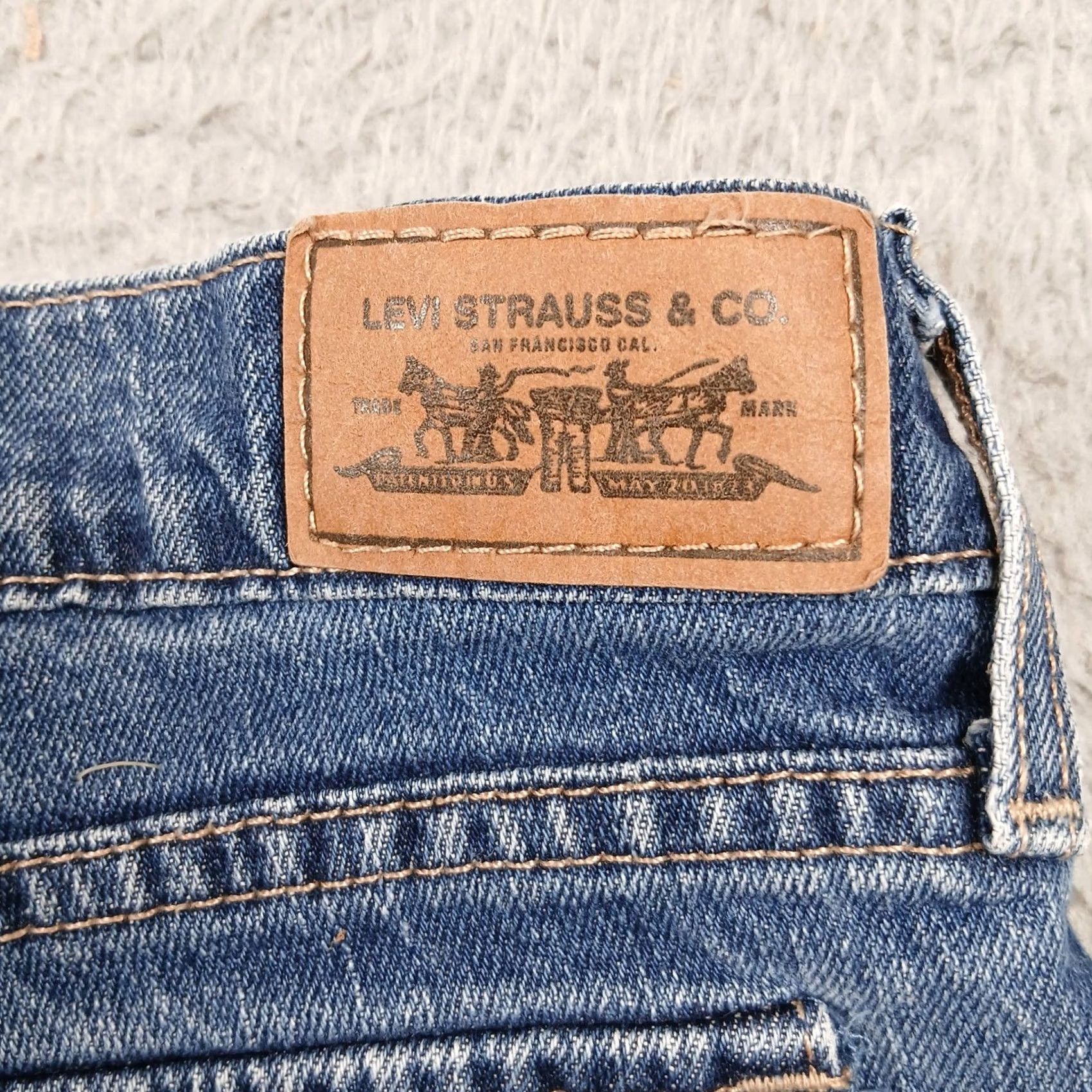 Levi's Levi's 515 Denim Shorts Womens 6 Blue Jean Stretch Cuffed Mid-Rise Bermuda Size 28" / US 6 / IT 42 - 4 Thumbnail