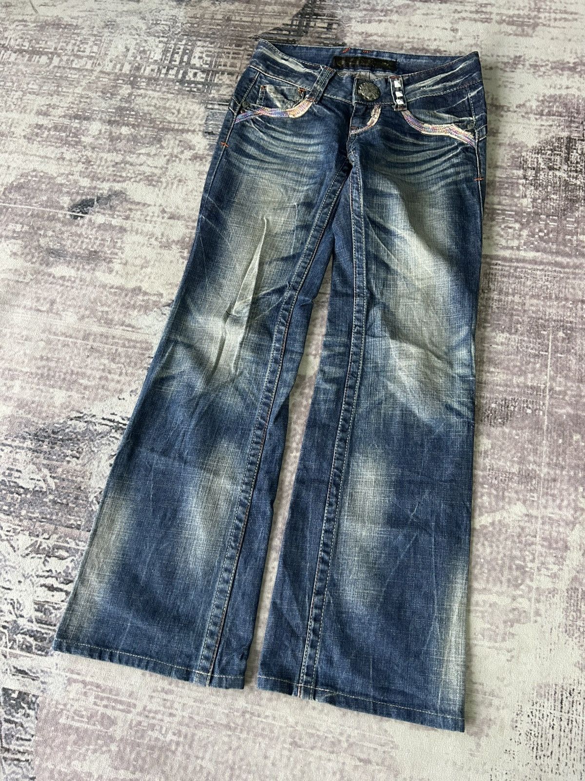 Ed Hardy Y2K Red Pepper Washed Flared Jeans Size 28" / US 6 / IT 42 - 4 Thumbnail