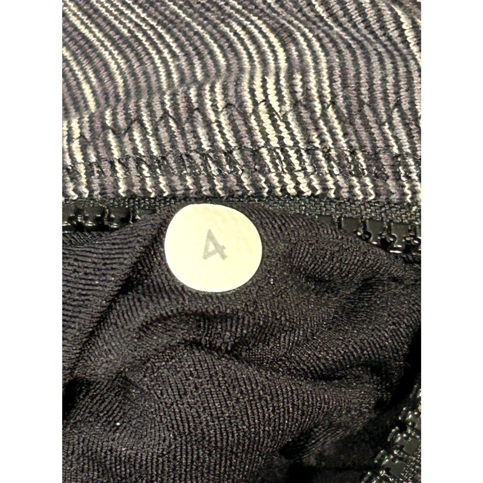 Lululemon Lululemon Define Jacket Women's 4 Black Mock Neck Long Sleeve Full Zip Pockets Thumbholes Athletic Size S / US 4 / IT 40 - 6 Thumbnail