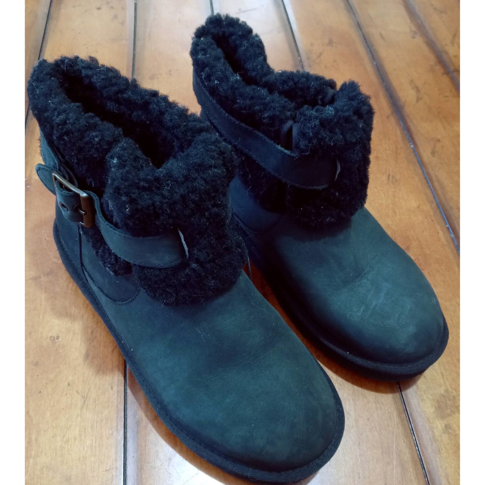 Ugg UGG Australia Jocelin Black Suede Sheepskin Lined Boots 7 Size US 7 / IT 37 - 1 Thumbnail