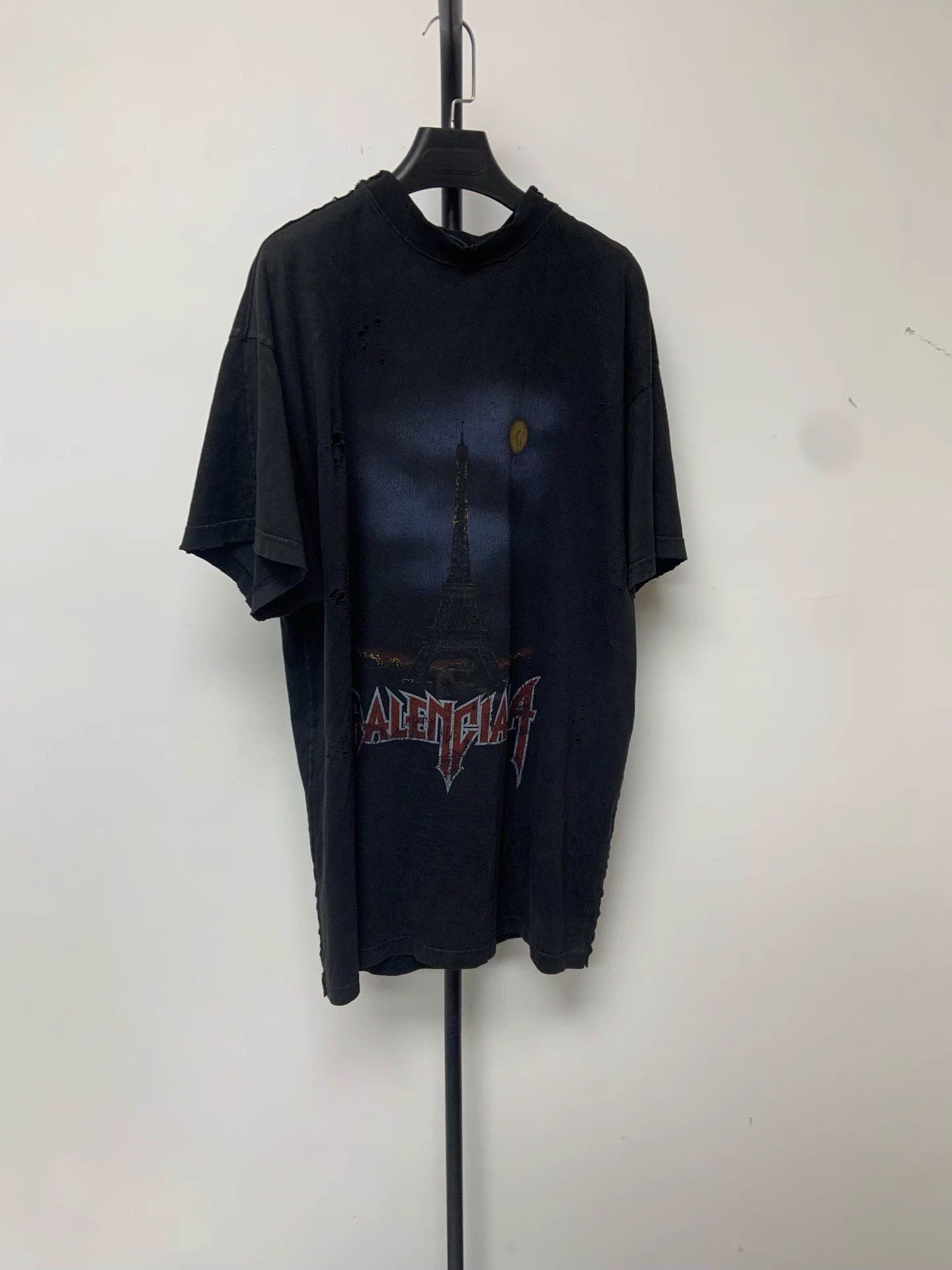 Balenciaga Balenciaga Logo Crew Short Sleeve T Oversized Unisex Black 1 Size S / US 4 / IT 40 - 1 Thumbnail