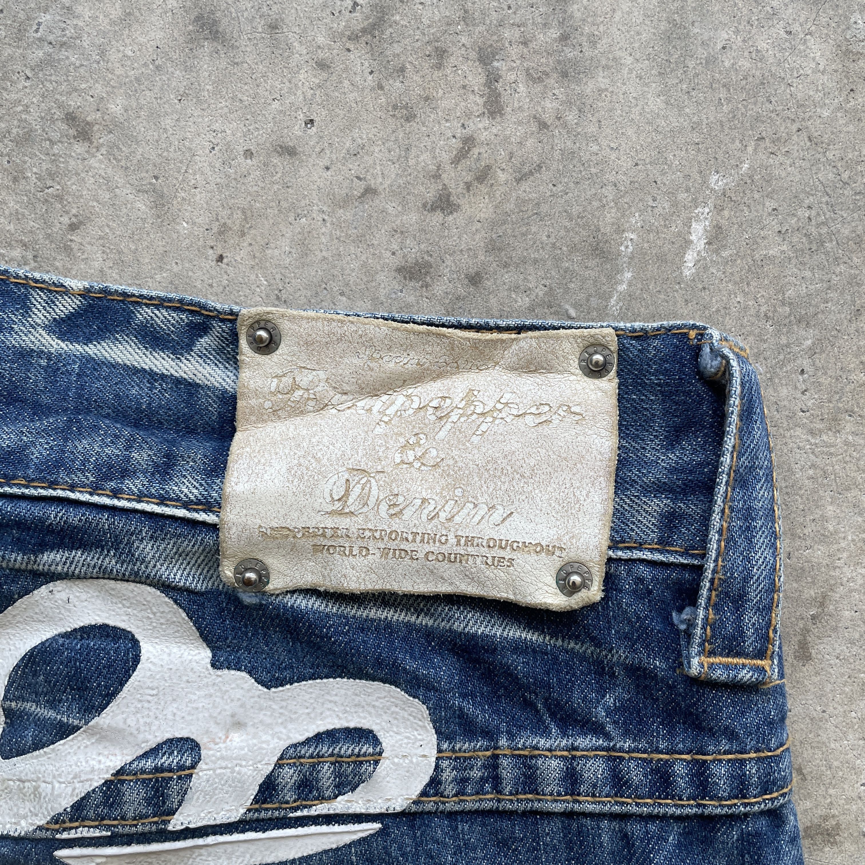 Japanese Brand W32 VINTAGE JAPAN DISTRESSED JEANS SKULLS FADED DENIM PANTS Size US 32 / EU 48 - 13 Thumbnail