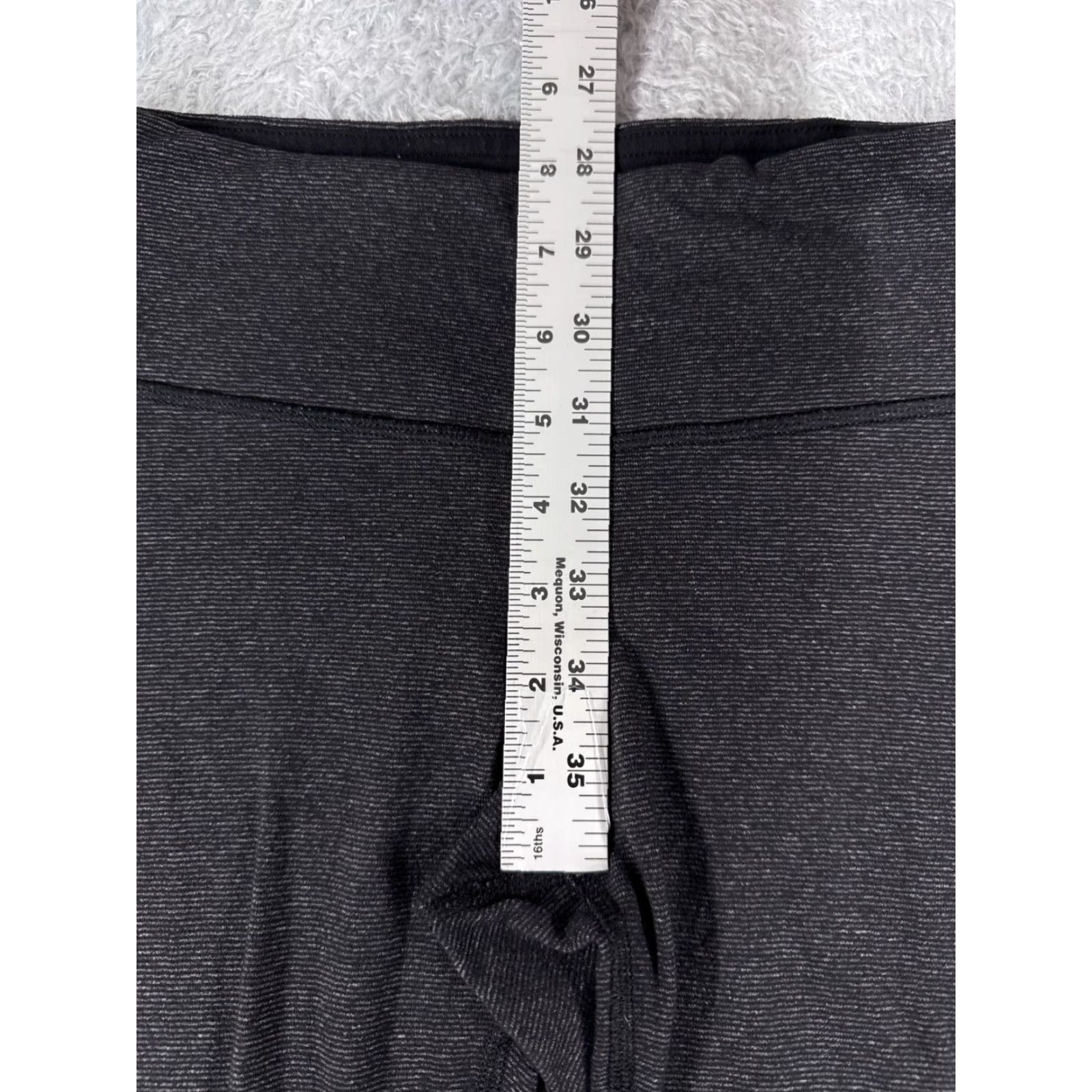 Lululemon Lululemon Wunder Under Pants Womens 4 Gray Cropped 21" Inseam Yoga Activewear Pockets Zip Pocket Low Rise Size 27" / US 4 / IT 40 - 7 Thumbnail