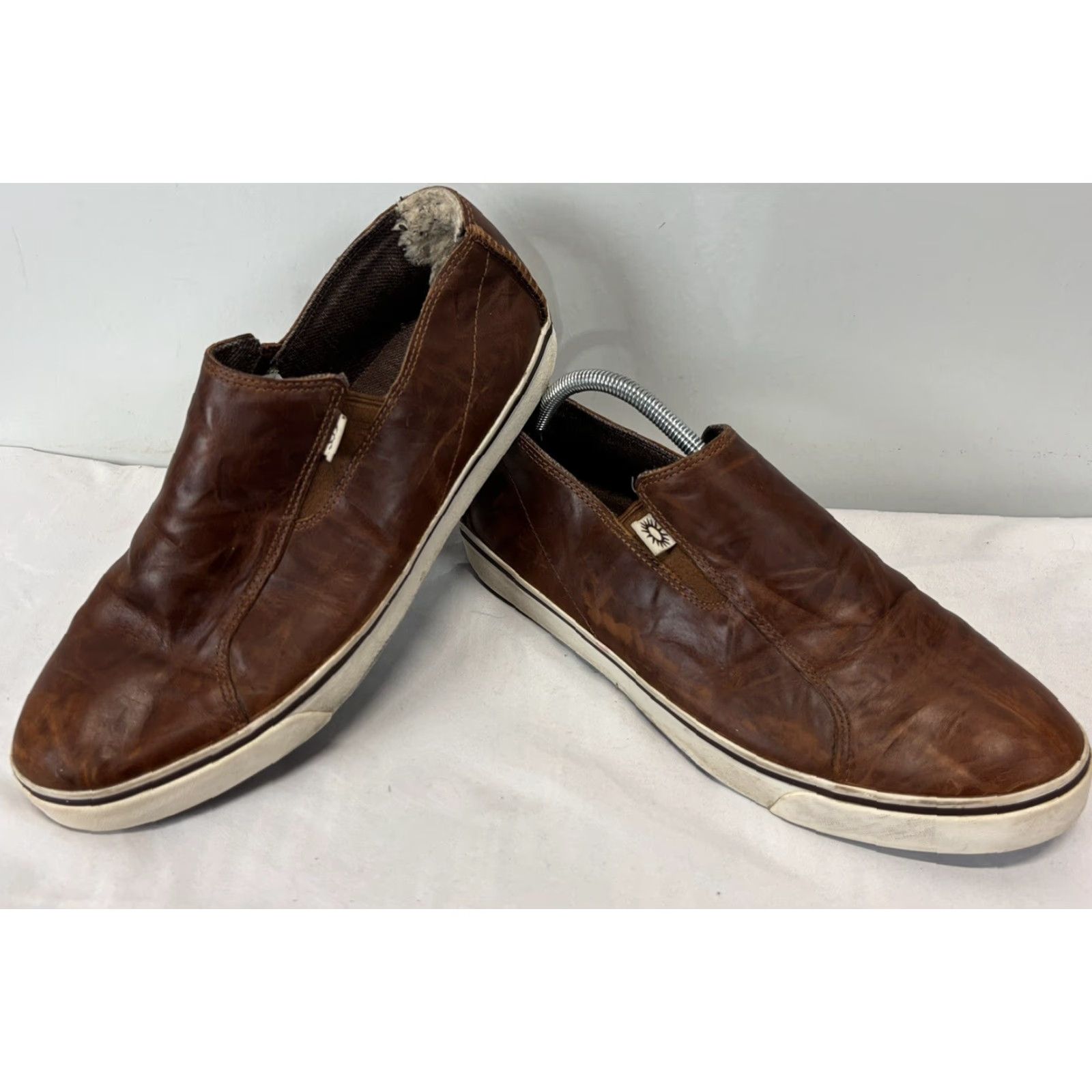Ugg UGG Australia Vanowen Sneaker Men 9.5 Brown Leather Slip-On Shearling Casual Mens Size US 9.5 / EU 42-43 - 2 Thumbnail
