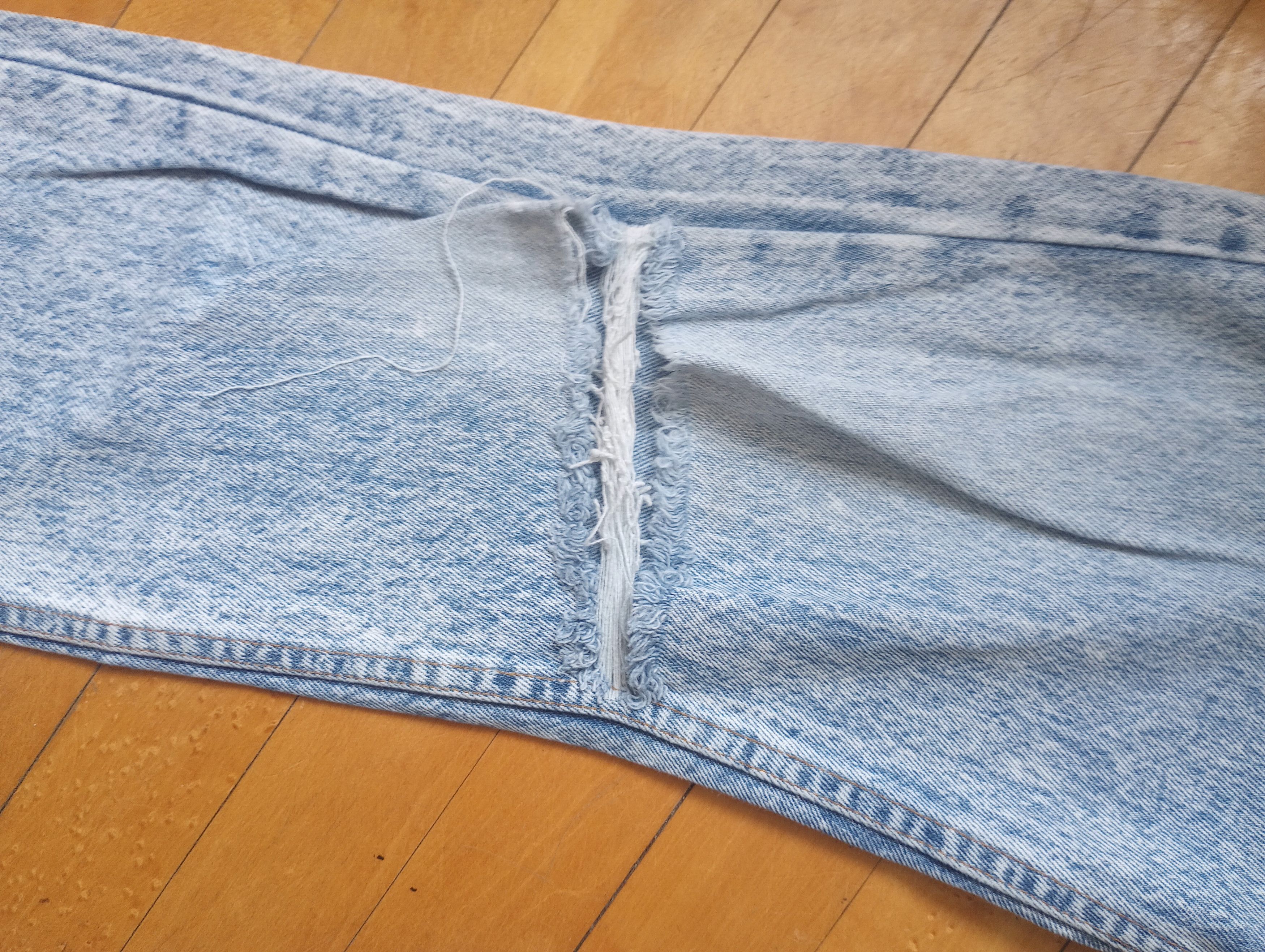 Levi's Levi's Authorized Vintage 501 Light Wash Distressed Jeans Size US 29 - 6 Thumbnail