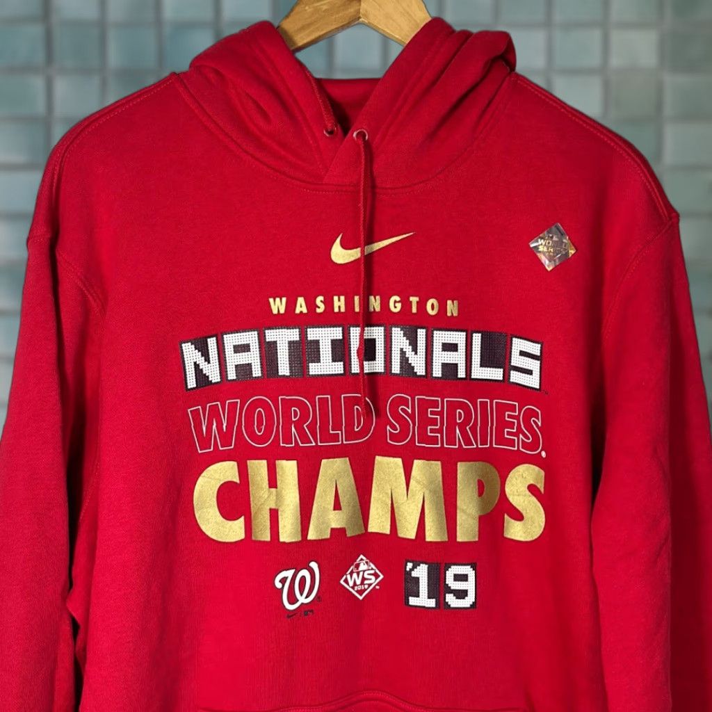 Nike Nike Men XXL Hoodie Red Washington Nationals 2019 World Series Champions Sweatshirt Size US XXL / EU 58 / 5 - 1 Thumbnail