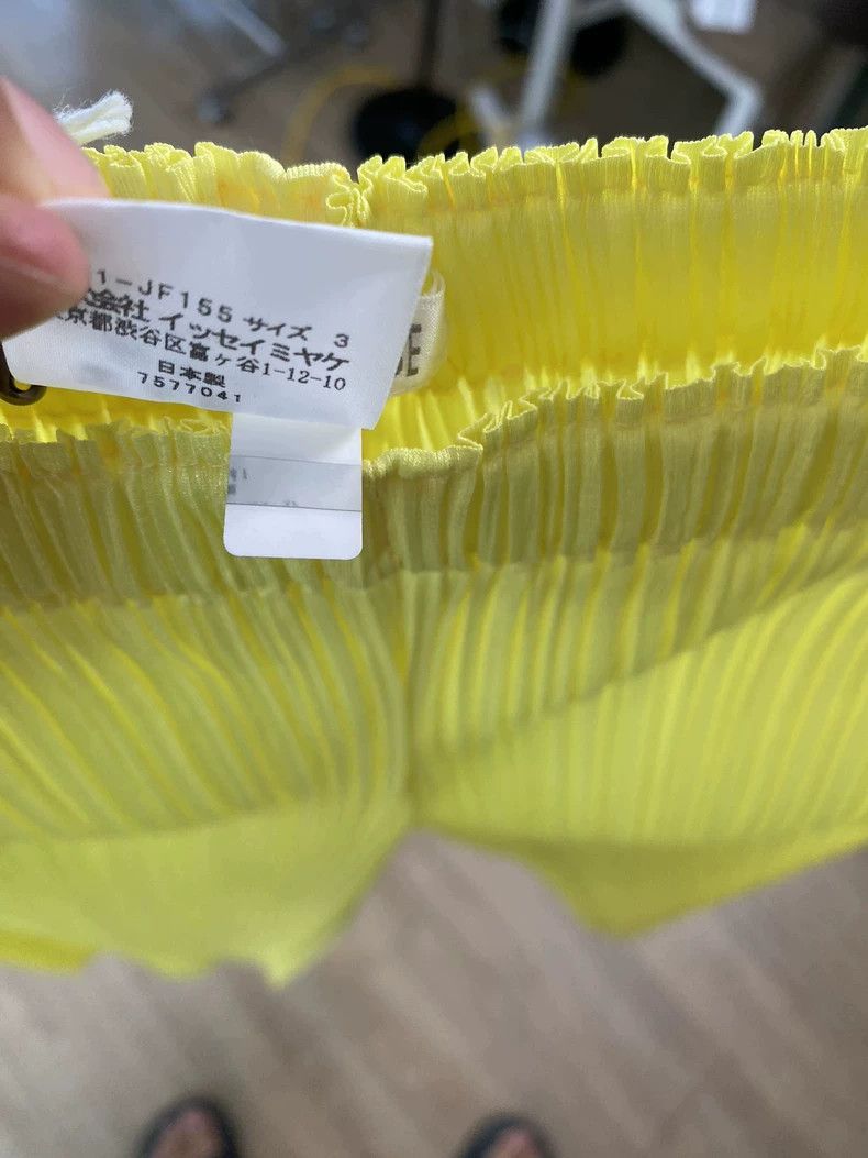 Issey Miyake Issey Miyake size:2 Yellow pleated wide-leg casual pants Size 31" - 2 Thumbnail