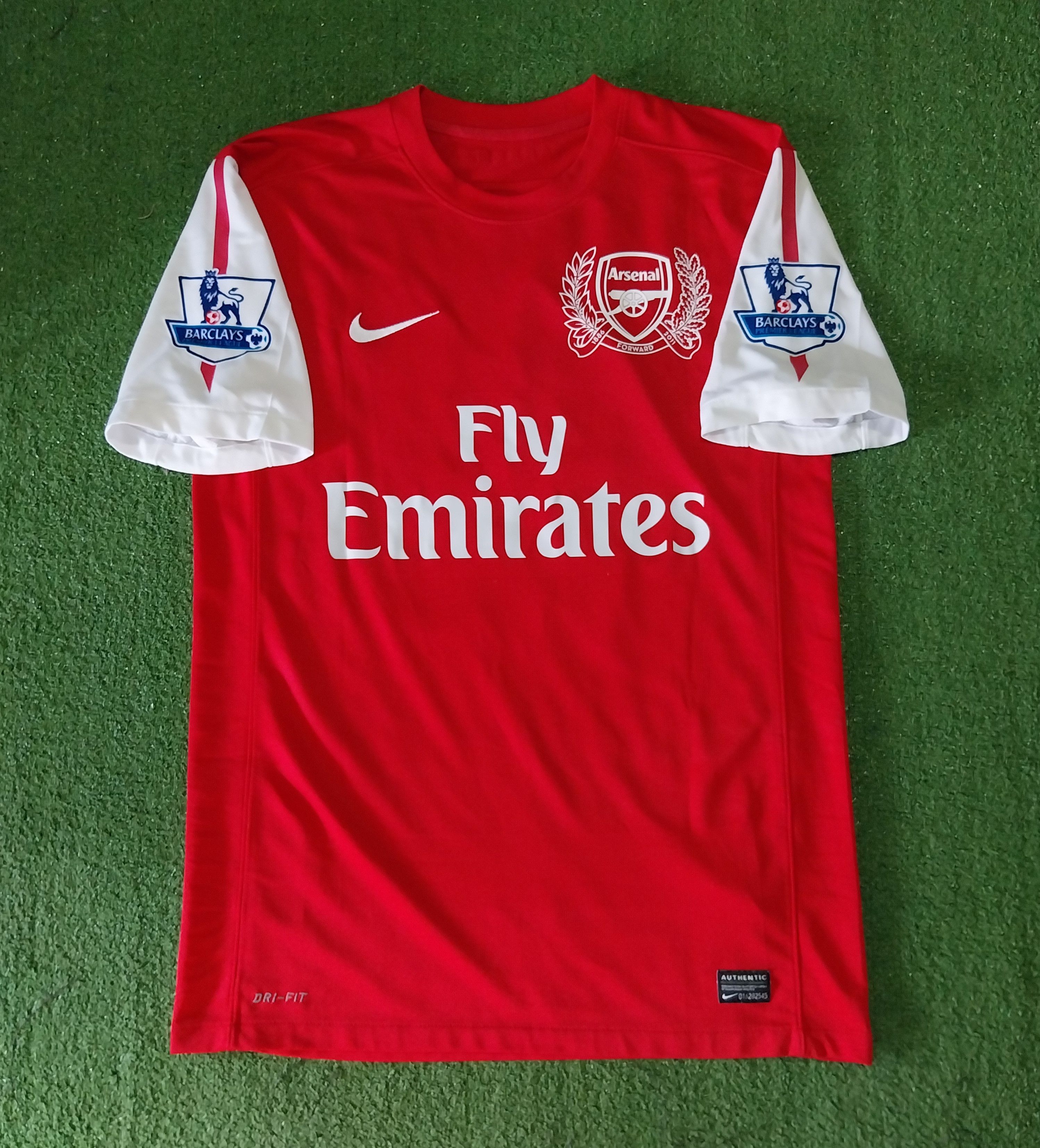 Nike Arsenal home 2011/2012 thierry henry jersey football Size US M / EU 48-50 / 2 - 1 Thumbnail