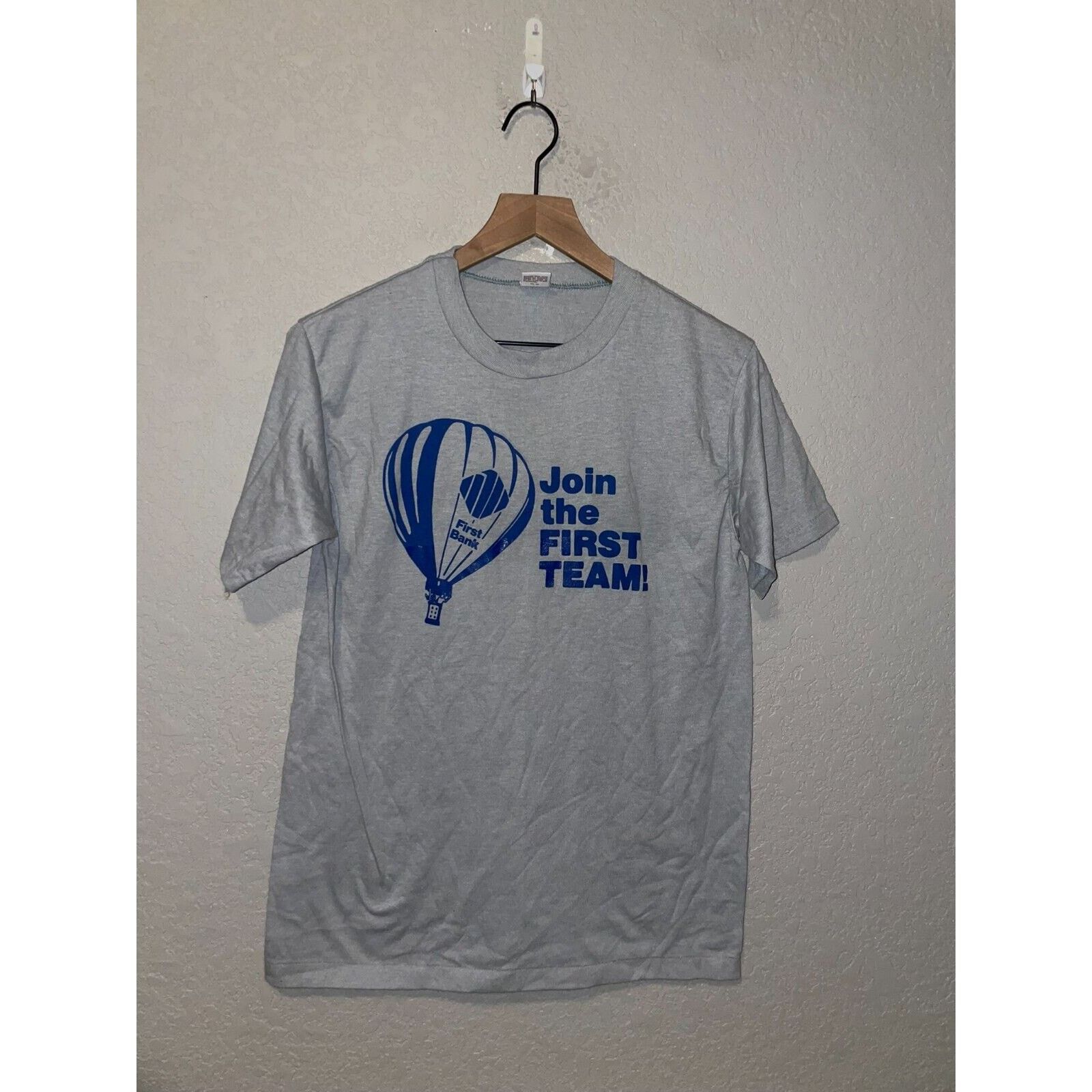 Vintage Vintage First Bank Shirt Gray 70s 80s USA Made Tee M Medium Size US M / EU 48-50 / 2 - 1 Thumbnail