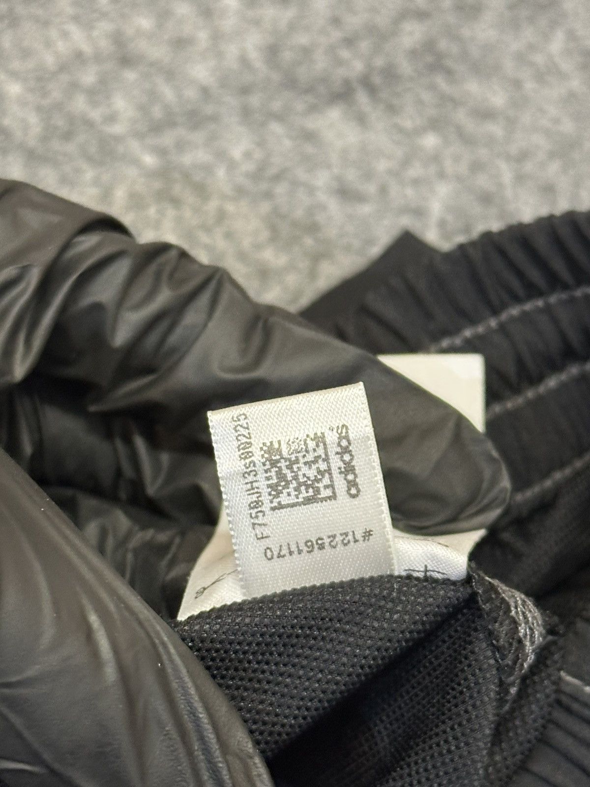 Adidas Adidas black three-quarter length training pants. Size US 31 - 15 Thumbnail