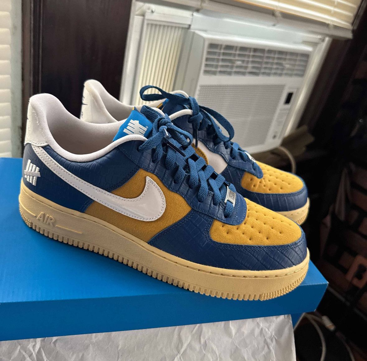 Nike Undefeated x Air Force 1 Low SP 'Dunk vs AF1' Size US 10 / EU 43 - 3 Thumbnail