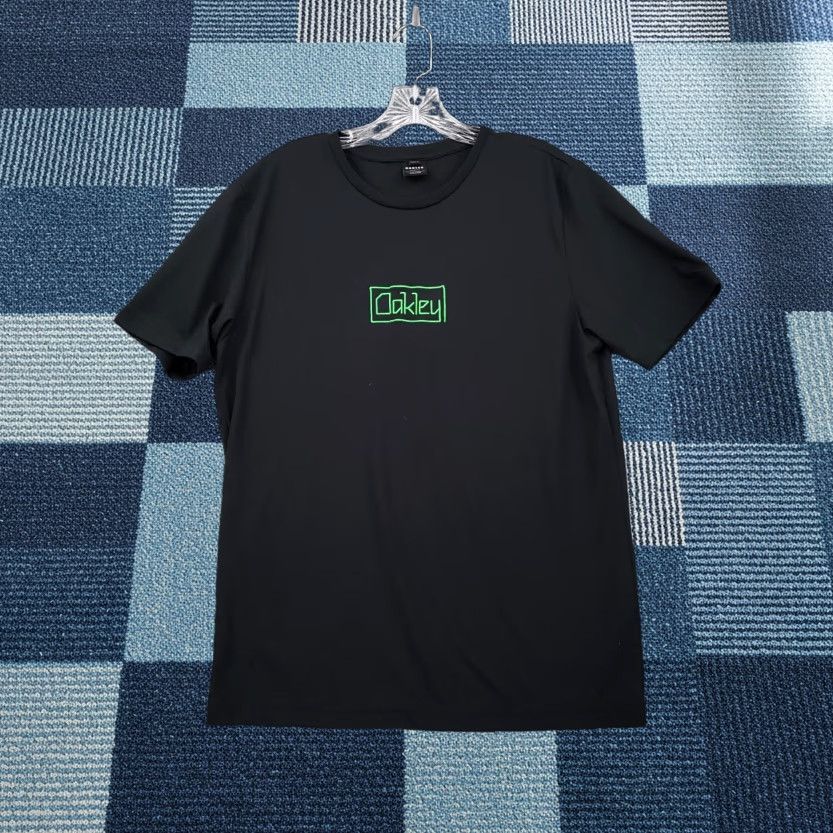 Oakley Oakley T Shirt Mens M Medium Black Embroidered Logo Crewneck Short Sleeve Size US M / EU 48-50 / 2 - 1 Thumbnail