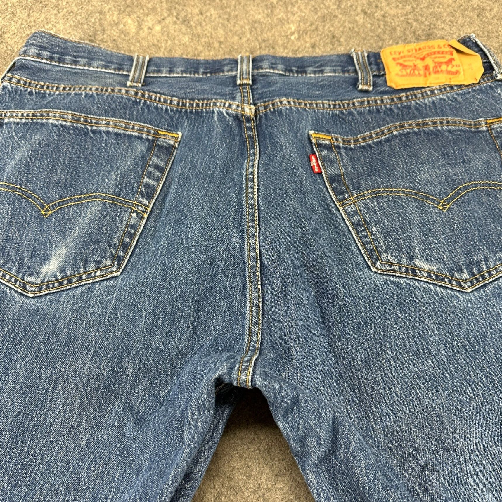 Levi's Levis 501 Jeans Mens 38x34 Blue Straight Leg Regular Fit Medium Wash Button Fly Regular Denim 5-Pocket Levis 501 Series Mens Jeans Blue Size US 38 / EU 54 - 5 Thumbnail