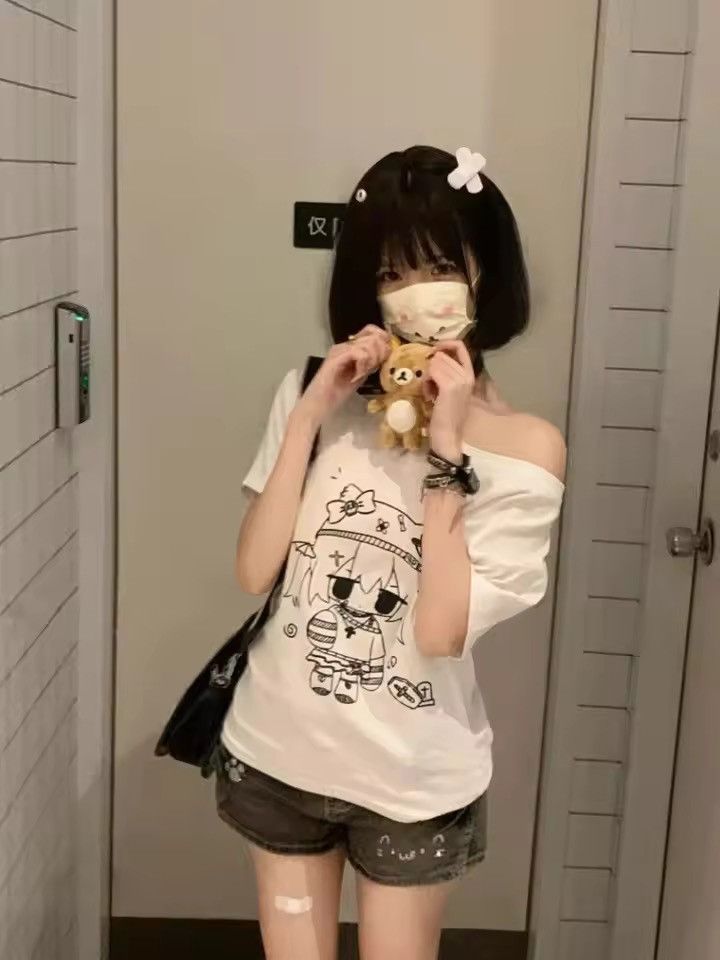 Japanese Brand Y2K Harajuku Anime Graphic Tee | One-Shoulder Oversized Top Size XS / US 0-2 / IT 36-38 - 2 Thumbnail