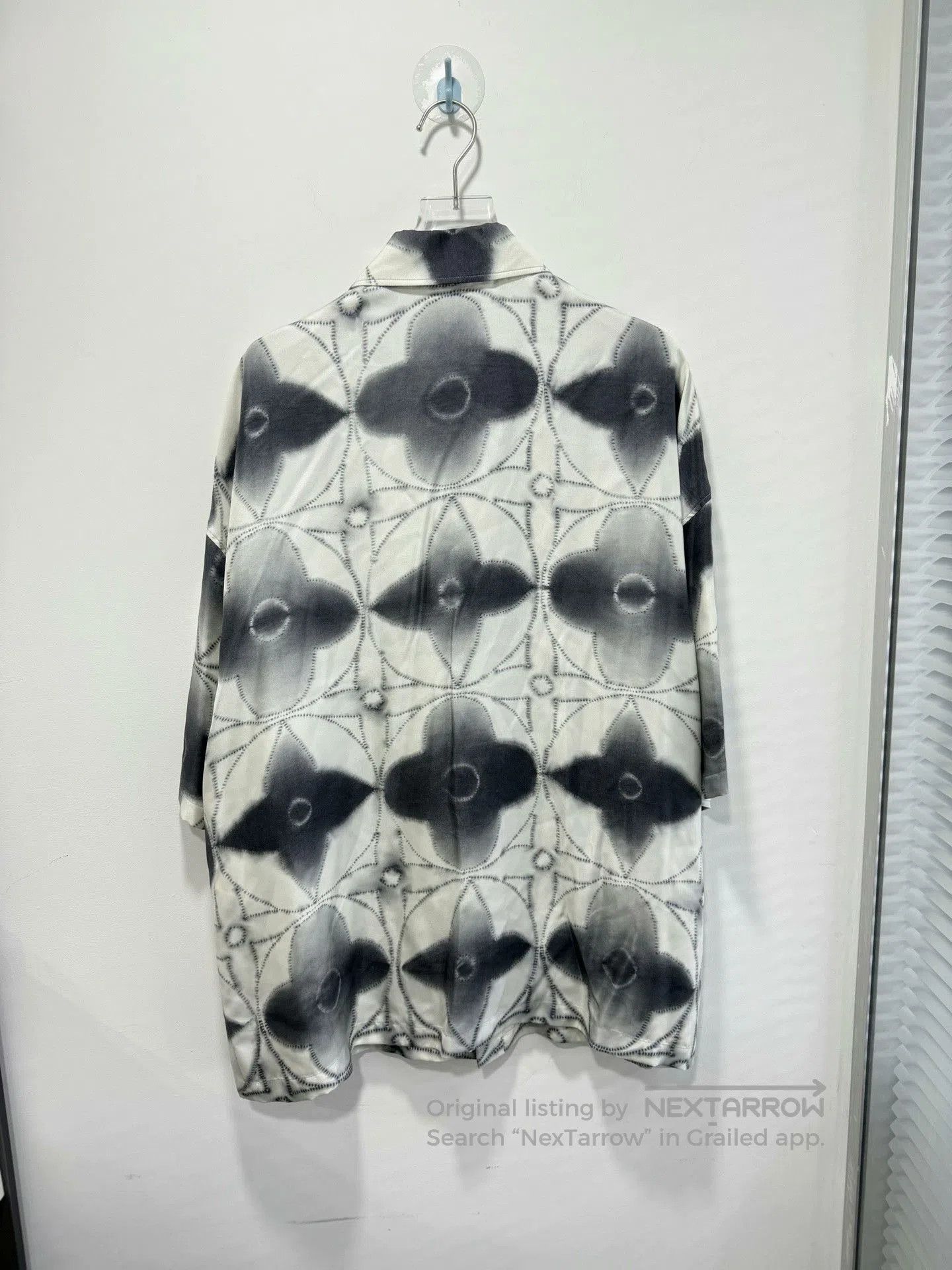 Louis Vuitton Louis Vuitton Ink Flower Knit Shirt M. Size US M / EU 48-50 / 2 - 2 Thumbnail