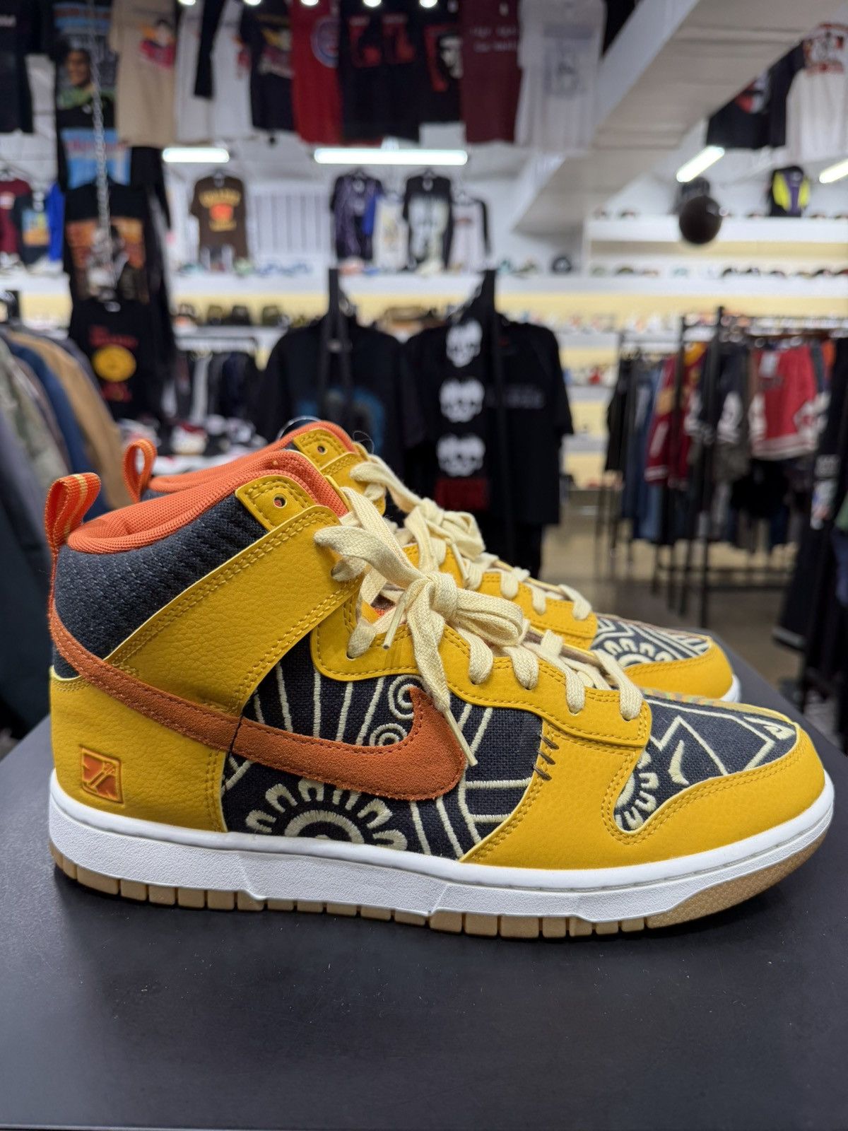 Nike Nike Dunk High Somos Familia Size 10.5 (2022) Size US 10.5 / EU 43-44 - 6 Thumbnail